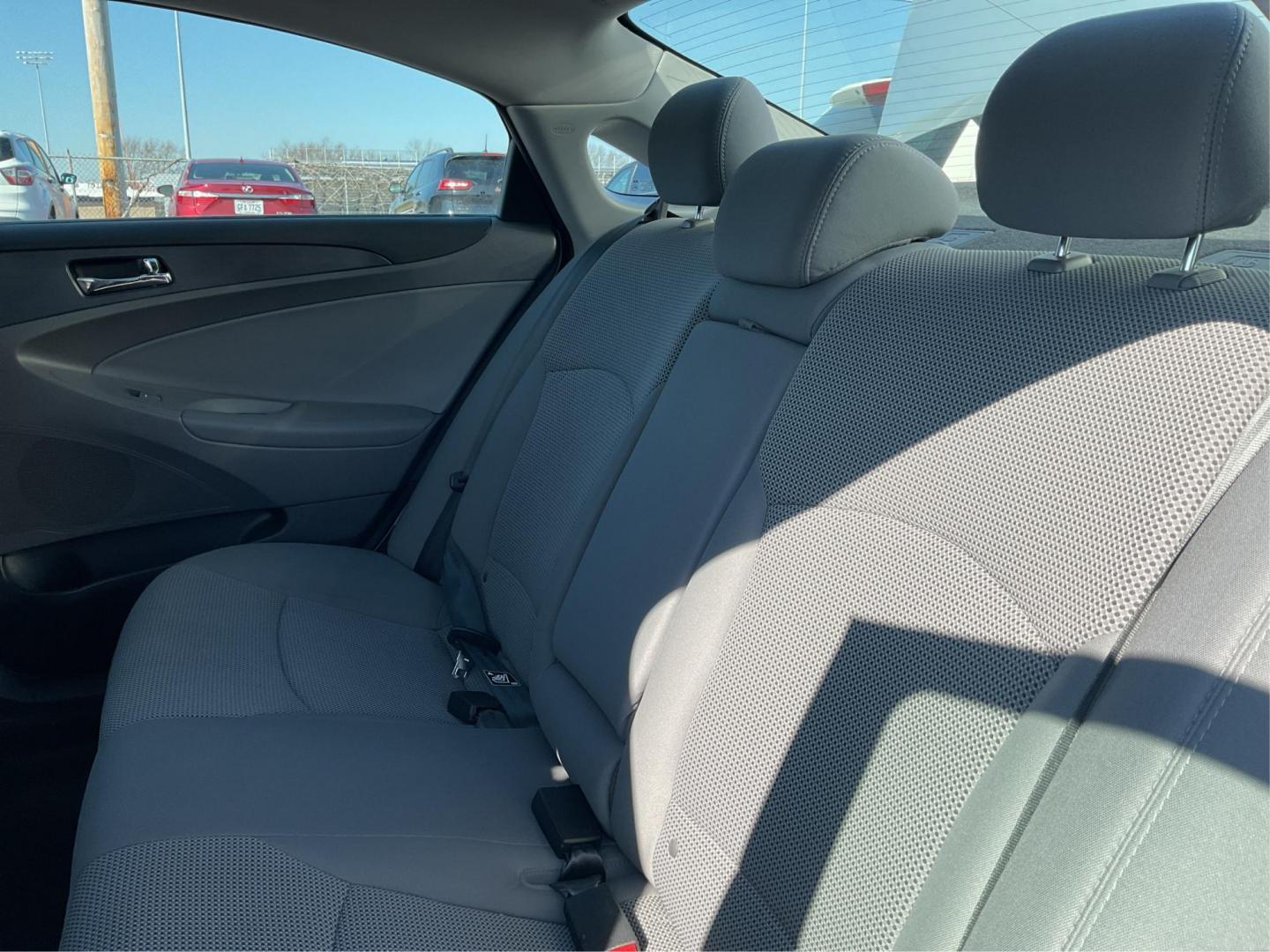 2013 Hyundai Sonata GLS (5NPEB4AC7DH) with an 2.4L I-4 gasoline direct injection engine, located at 880 E. National Road, OH, 45377, (937) 908-9800, 39.891918, -84.183975 - Photo#9