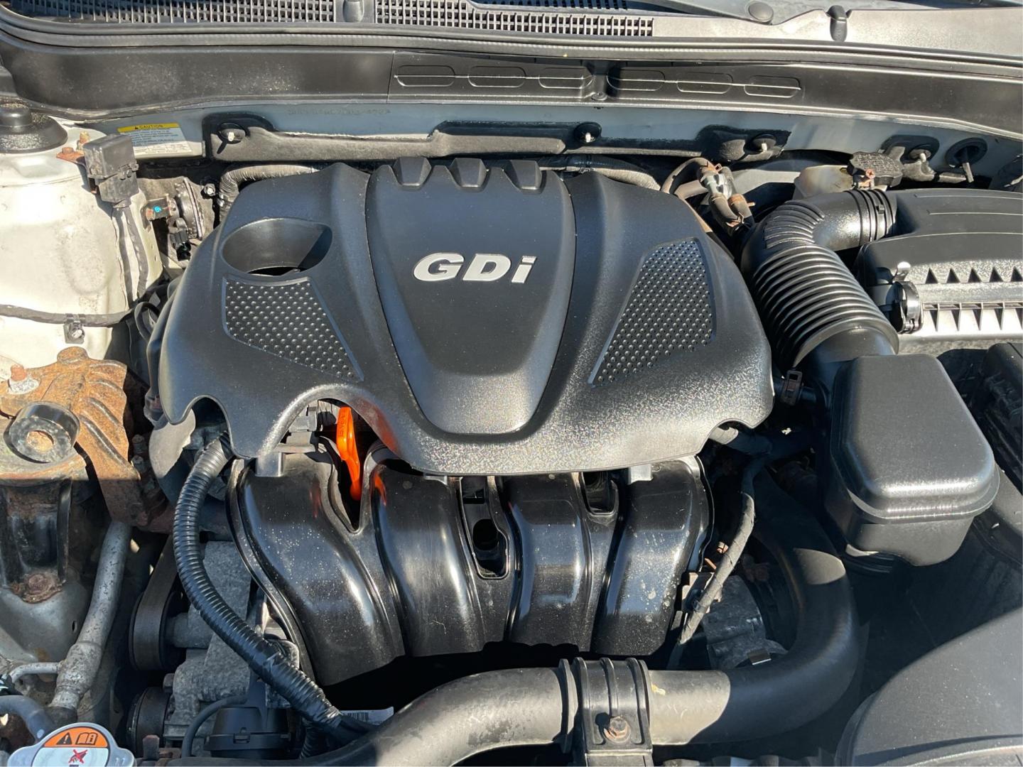 2013 Hyundai Sonata GLS (5NPEB4AC7DH) with an 2.4L I-4 gasoline direct injection engine, located at 880 E. National Road, OH, 45377, (937) 908-9800, 39.891918, -84.183975 - Photo#10