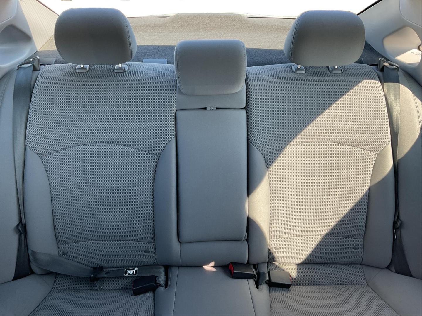 2013 Hyundai Sonata GLS (5NPEB4AC7DH) with an 2.4L I-4 gasoline direct injection engine, located at 880 E. National Road, OH, 45377, (937) 908-9800, 39.891918, -84.183975 - Photo#13