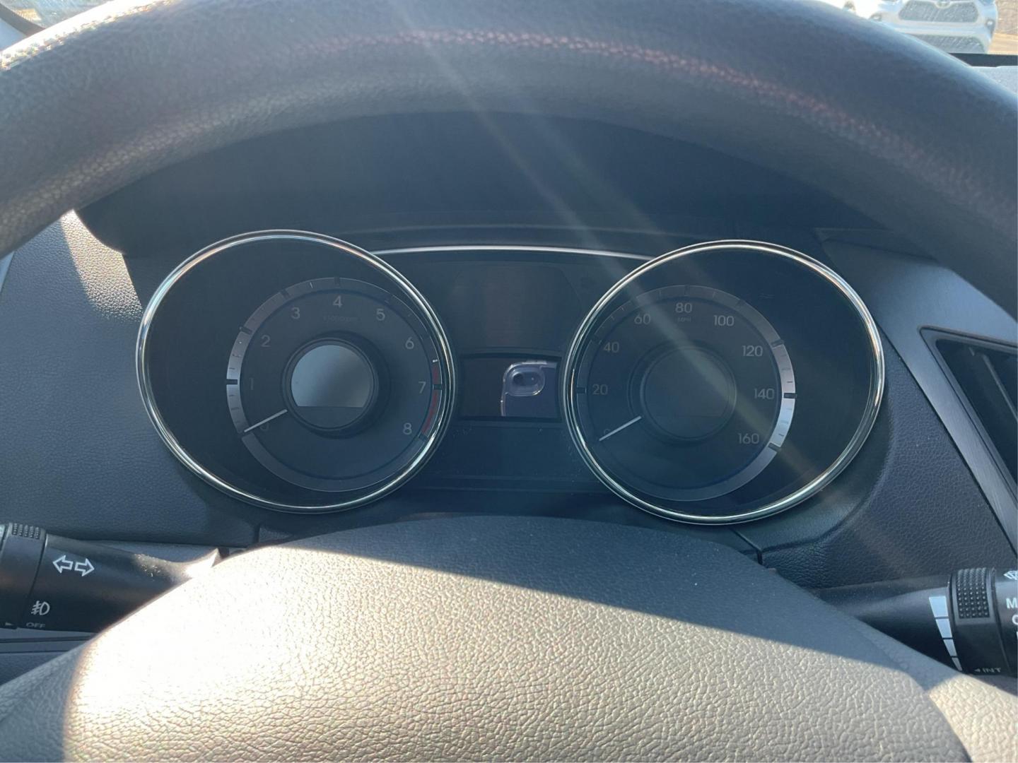 2013 Hyundai Sonata GLS (5NPEB4AC7DH) with an 2.4L I-4 gasoline direct injection engine, located at 880 E. National Road, OH, 45377, (937) 908-9800, 39.891918, -84.183975 - Photo#14