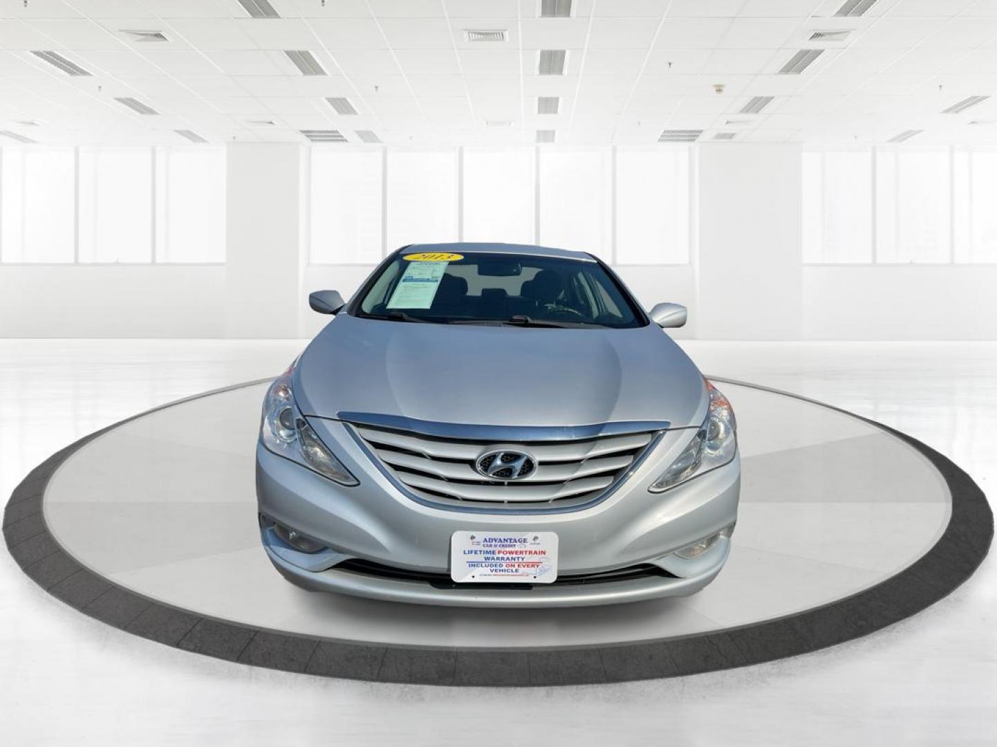 2013 Hyundai Sonata GLS (5NPEB4AC7DH) with an 2.4L I-4 gasoline direct injection engine, located at 880 E. National Road, OH, 45377, (937) 908-9800, 39.891918, -84.183975 - Photo#6