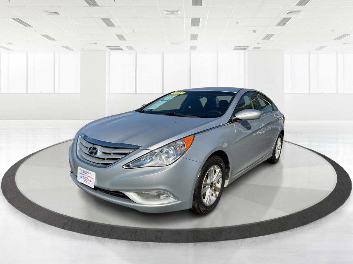 2013 Hyundai Sonata GLS (5NPEB4AC7DH) with an 2.4L I-4 gasoline direct injection engine, located at 880 E. National Road, OH, 45377, (937) 908-9800, 39.891918, -84.183975 - Photo#7
