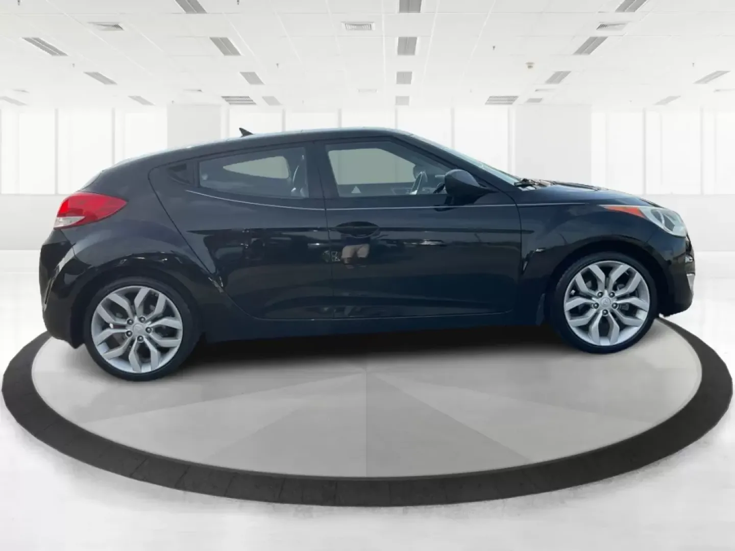 2013 Hyundai Veloster Base w/Black (KMHTC6ADXDU) with an 1.6L I-4 gasoline direct injection engine, located at 880 E. National Road, OH, 45377, (937) 908-9800, 39.891918, -84.183975 - Photo#1