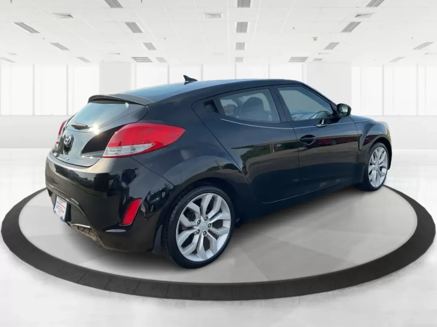 2013 Hyundai Veloster Base w/Black (KMHTC6ADXDU) with an 1.6L I-4 gasoline direct injection engine, located at 880 E. National Road, OH, 45377, (937) 908-9800, 39.891918, -84.183975 - Photo#2