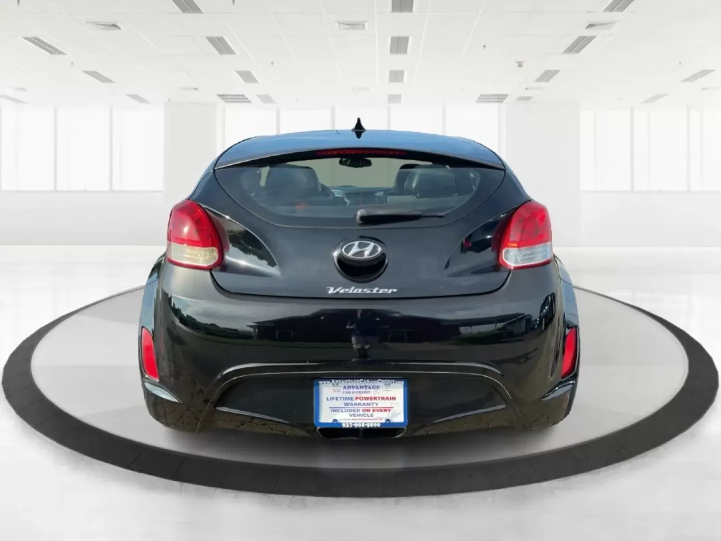 2013 Hyundai Veloster Base w/Black (KMHTC6ADXDU) with an 1.6L I-4 gasoline direct injection engine, located at 880 E. National Road, OH, 45377, (937) 908-9800, 39.891918, -84.183975 - Photo#3