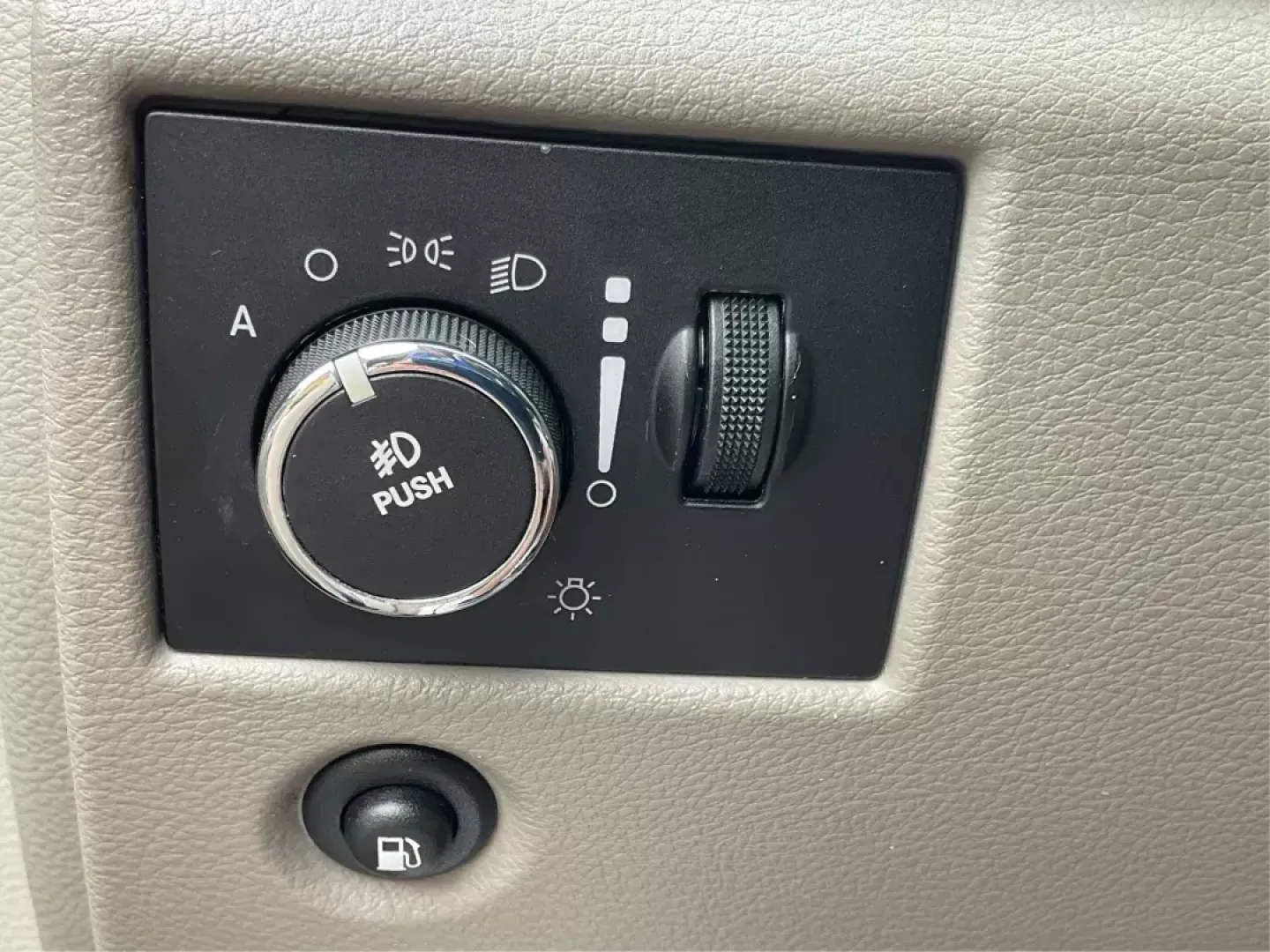 2013 Jeep Grand Cherokee Laredo (1C4RJFAGXDC) with an Other engine, located at 8750 N County Rd 25A, Piqua, OH, 45356, (937) 908-9800, 40.164391, -84.232513 - Photo#17
