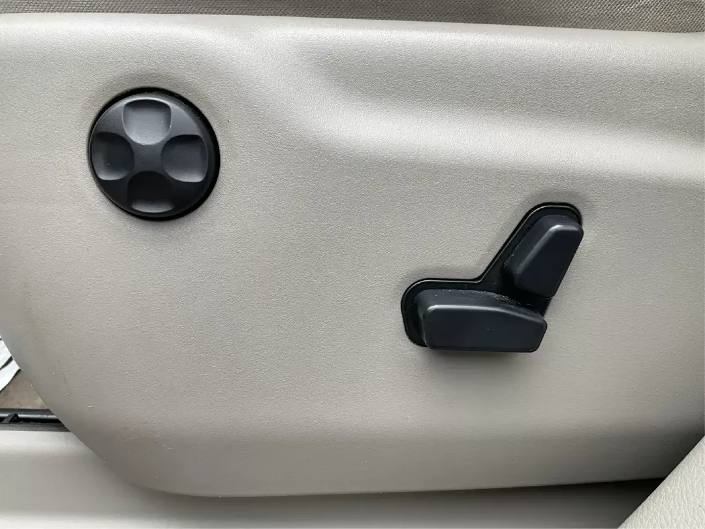2013 Jeep Grand Cherokee Laredo (1C4RJFAGXDC) with an Other engine, located at 8750 N County Rd 25A, Piqua, OH, 45356, (937) 908-9800, 40.164391, -84.232513 - Photo#18
