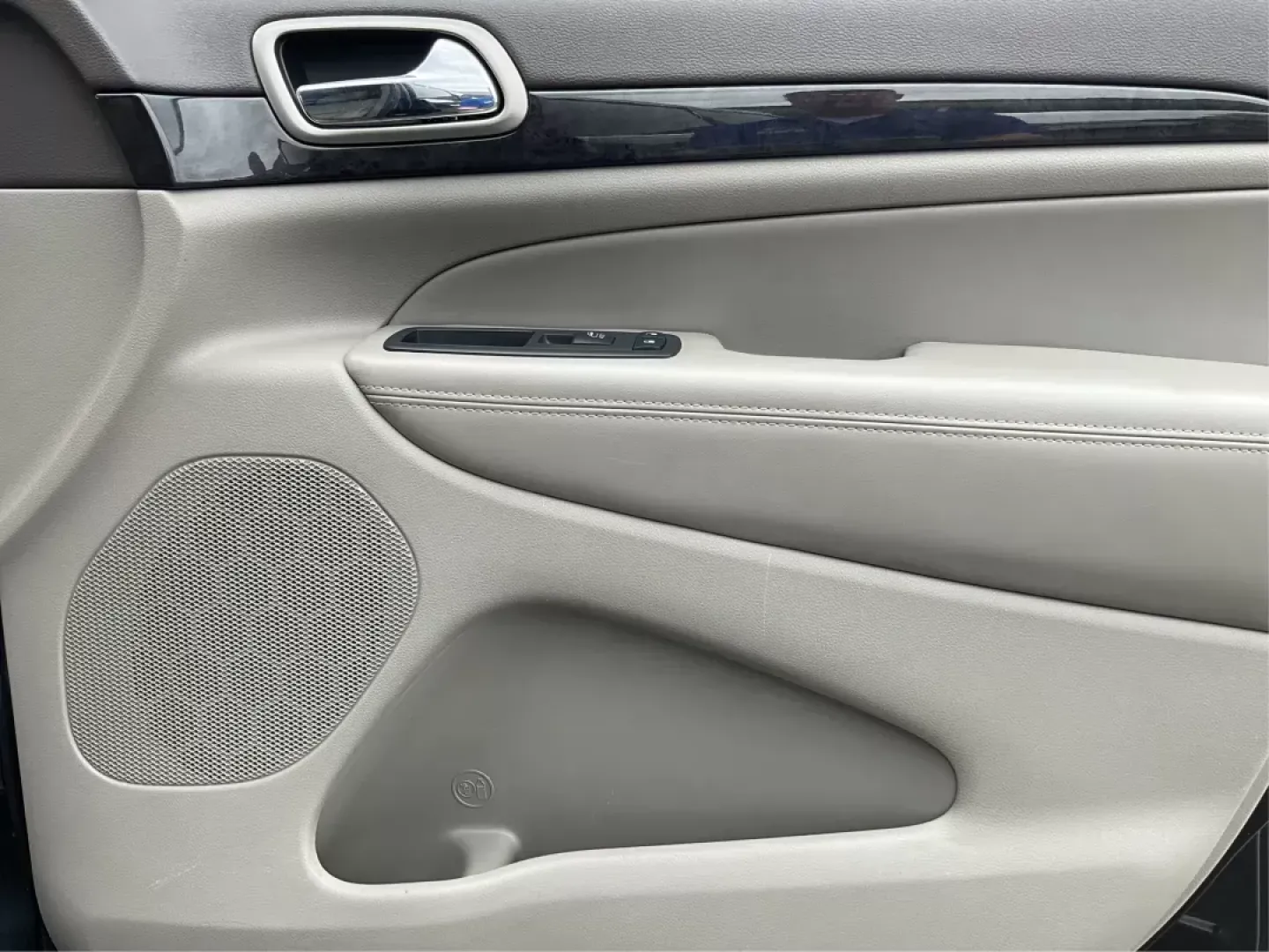 2013 Jeep Grand Cherokee Laredo (1C4RJFAGXDC) with an Other engine, located at 8750 N County Rd 25A, Piqua, OH, 45356, (937) 908-9800, 40.164391, -84.232513 - Photo#20