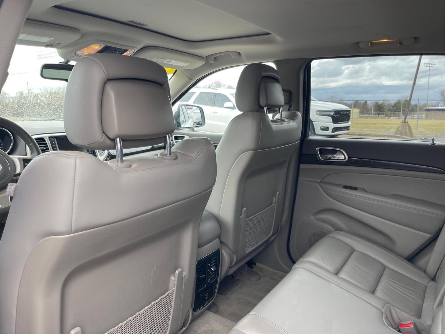 2013 Jeep Grand Cherokee Laredo (1C4RJFAG8DC) with an 3.6L V-6 DOHC engine, located at 1951 S Dayton Lakeview Rd., New Carlisle, OH, 45344, (937) 908-9800, 39.890999, -84.050255 - Photo#9