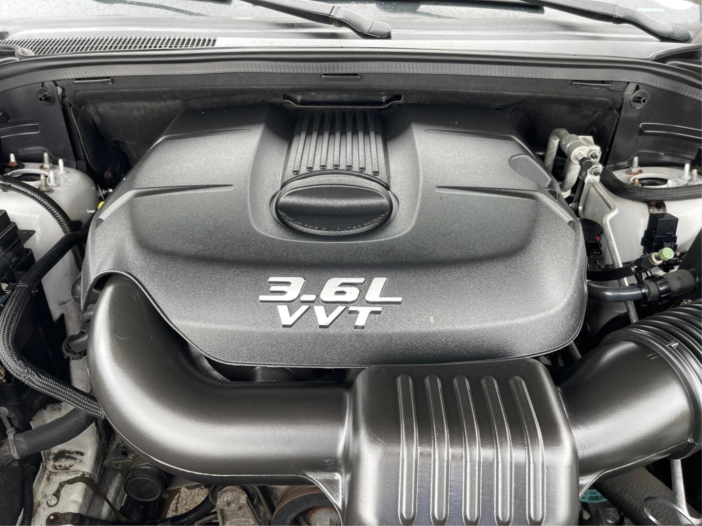 2013 Jeep Grand Cherokee Laredo (1C4RJFAG8DC) with an 3.6L V-6 DOHC engine, located at 1951 S Dayton Lakeview Rd., New Carlisle, OH, 45344, (937) 908-9800, 39.890999, -84.050255 - Photo#10