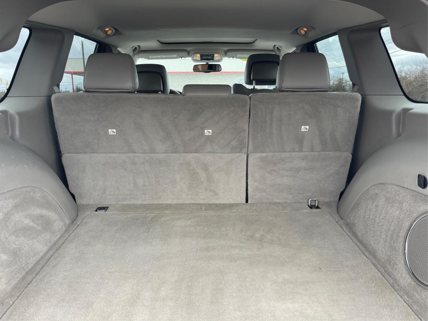 2013 Jeep Grand Cherokee Laredo (1C4RJFAG8DC) with an 3.6L V-6 DOHC engine, located at 1951 S Dayton Lakeview Rd., New Carlisle, OH, 45344, (937) 908-9800, 39.890999, -84.050255 - Photo#11
