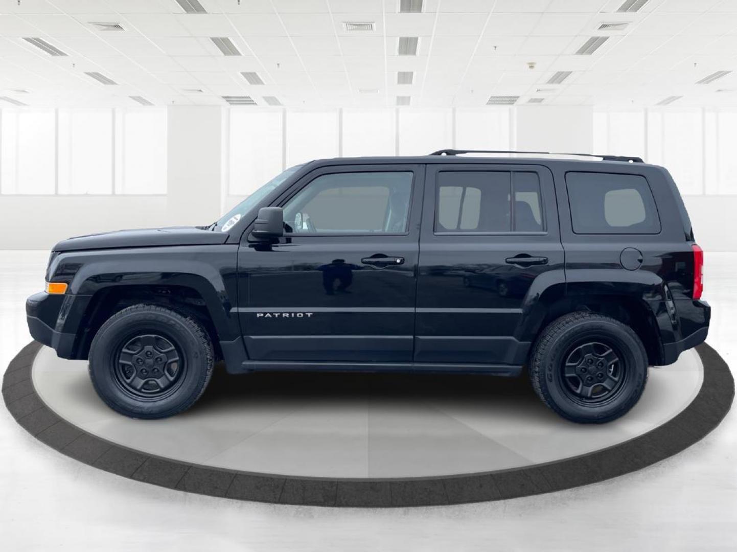 2013 Jeep Patriot Sport 4WD (1C4NJRBBXDD) with an 2.4L L4 DOHC 16V engine, located at 401 Woodman Dr, Riverside, OH, 45431, (937) 908-9800, 39.761024, -84.120956 - Photo#5