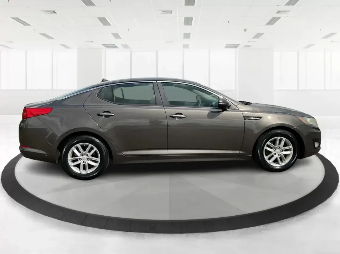 2013 Kia Optima LX (5XXGM4A71DG) with an 2.4L I-4 gasoline direct injection engine, located at 1951 S Dayton Lakeview Rd., New Carlisle, OH, 45344, (937) 908-9800, 39.890999, -84.050255 - Photo#0