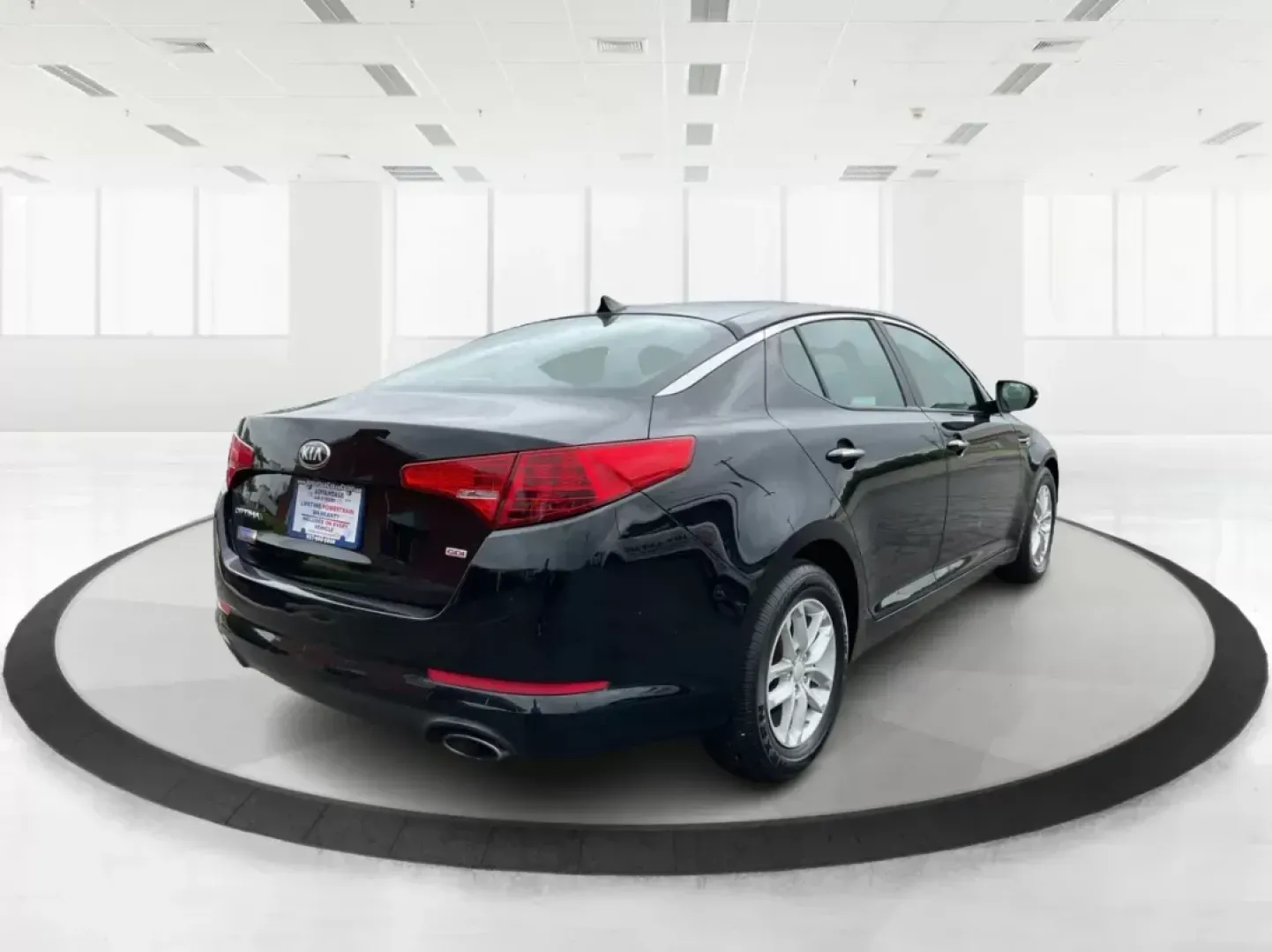 2013 Kia Optima LX (5XXGM4A72DG) with an 2.4L I-4 gasoline direct injection engine, located at 401 Woodman Dr, Riverside, OH, 45431, (937) 908-9800, 39.761024, -84.120956 - Photo#1