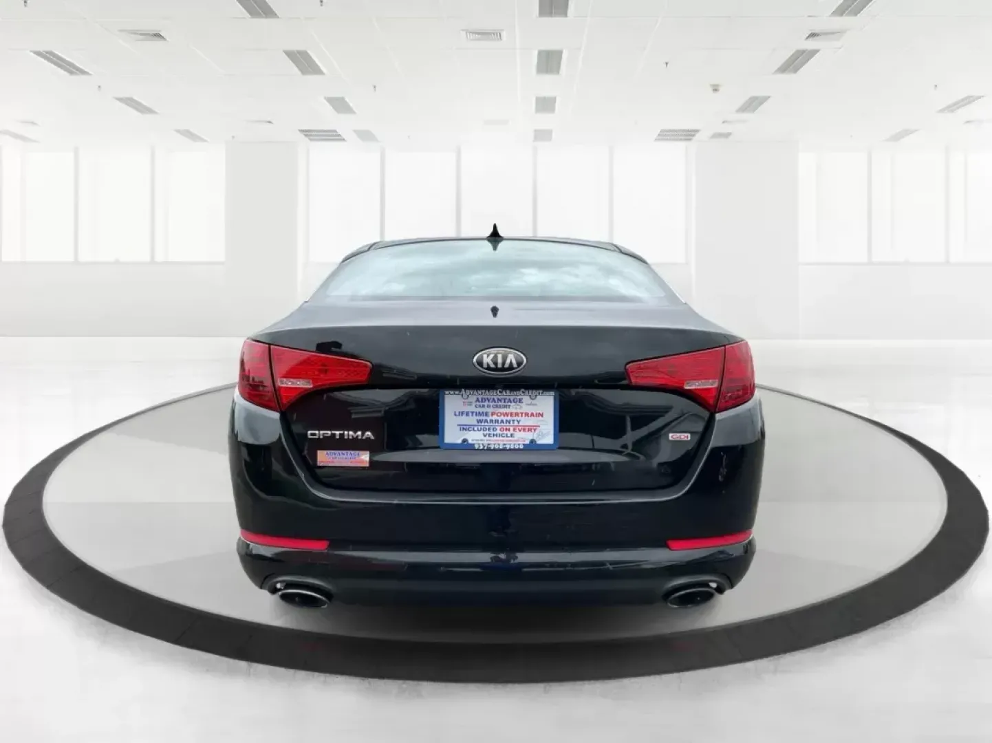 2013 Kia Optima LX (5XXGM4A72DG) with an 2.4L I-4 gasoline direct injection engine, located at 401 Woodman Dr, Riverside, OH, 45431, (937) 908-9800, 39.761024, -84.120956 - Photo#2