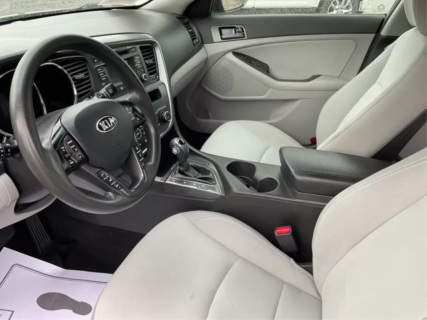 2013 Kia Optima LX (5XXGM4A72DG) with an 2.4L I-4 gasoline direct injection engine, located at 401 Woodman Dr, Riverside, OH, 45431, (937) 908-9800, 39.761024, -84.120956 - Photo#7