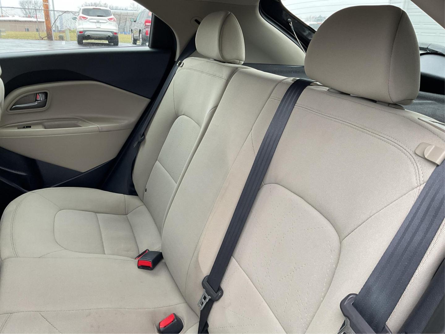 2013 Kia Rio EX (KNADN5A30D6) with an 1.6L I-4 gasoline direct injection engine, located at 1951 S Dayton Lakeview Rd., New Carlisle, OH, 45344, (937) 908-9800, 39.890999, -84.050255 - Photo#9
