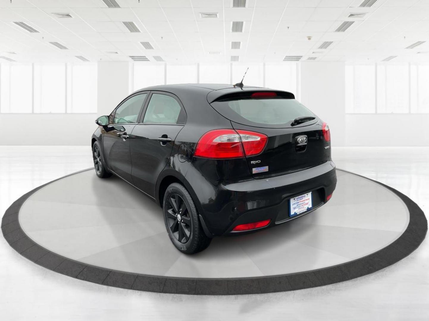 2013 Kia Rio EX (KNADN5A30D6) with an 1.6L I-4 gasoline direct injection engine, located at 1951 S Dayton Lakeview Rd., New Carlisle, OH, 45344, (937) 908-9800, 39.890999, -84.050255 - Photo#4