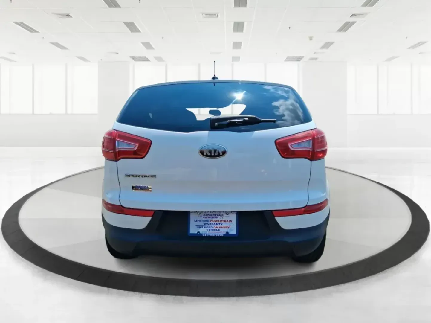 2013 Kia Sportage LX (KNDPBCA20D7) with an 2.4L I-4 DOHC engine, located at 880 E. National Road, OH, 45377, (937) 908-9800, 39.891918, -84.183975 - Photo#3