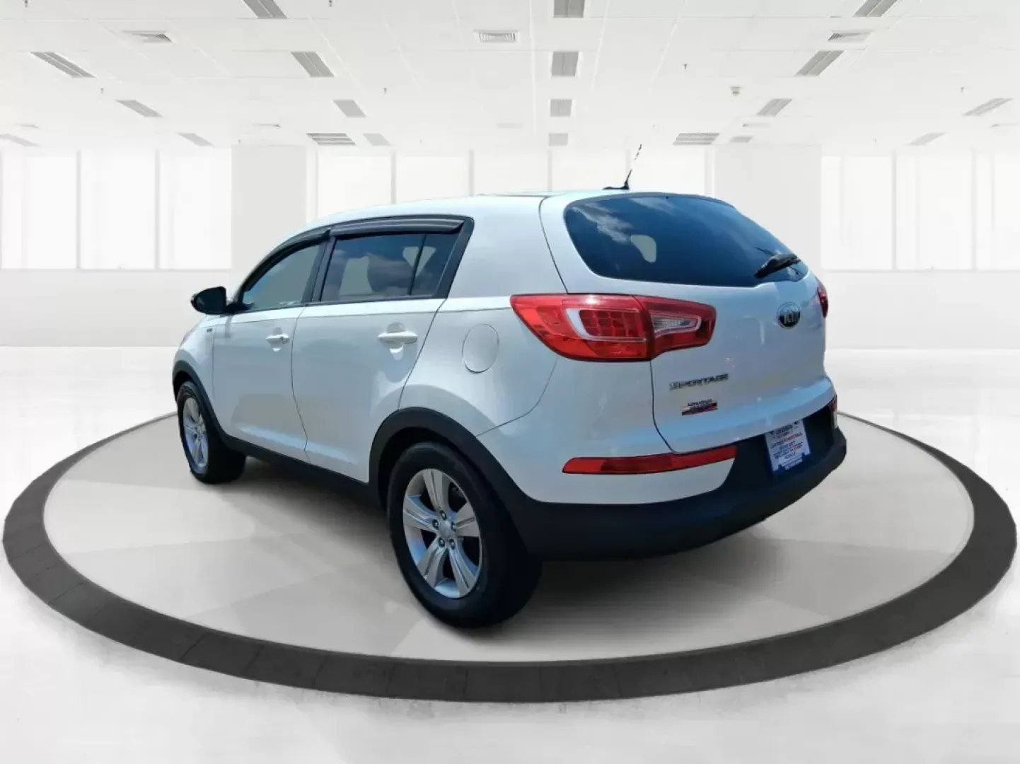 2013 Kia Sportage LX (KNDPBCA20D7) with an 2.4L I-4 DOHC engine, located at 880 E. National Road, OH, 45377, (937) 908-9800, 39.891918, -84.183975 - Photo#4