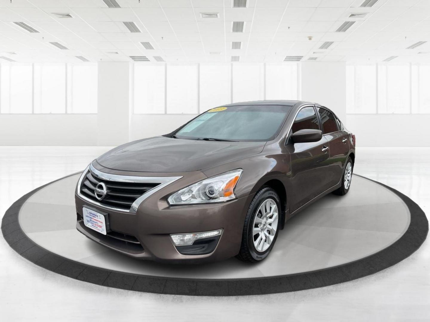 2013 Nissan Altima 2.5 S (1N4AL3APXDN) with an 2.5L I-4 DOHC engine, located at 4508 South Dixie Dr, Moraine, OH, 45439, (937) 908-9800, 39.807072, -84.031563 - Photo#7