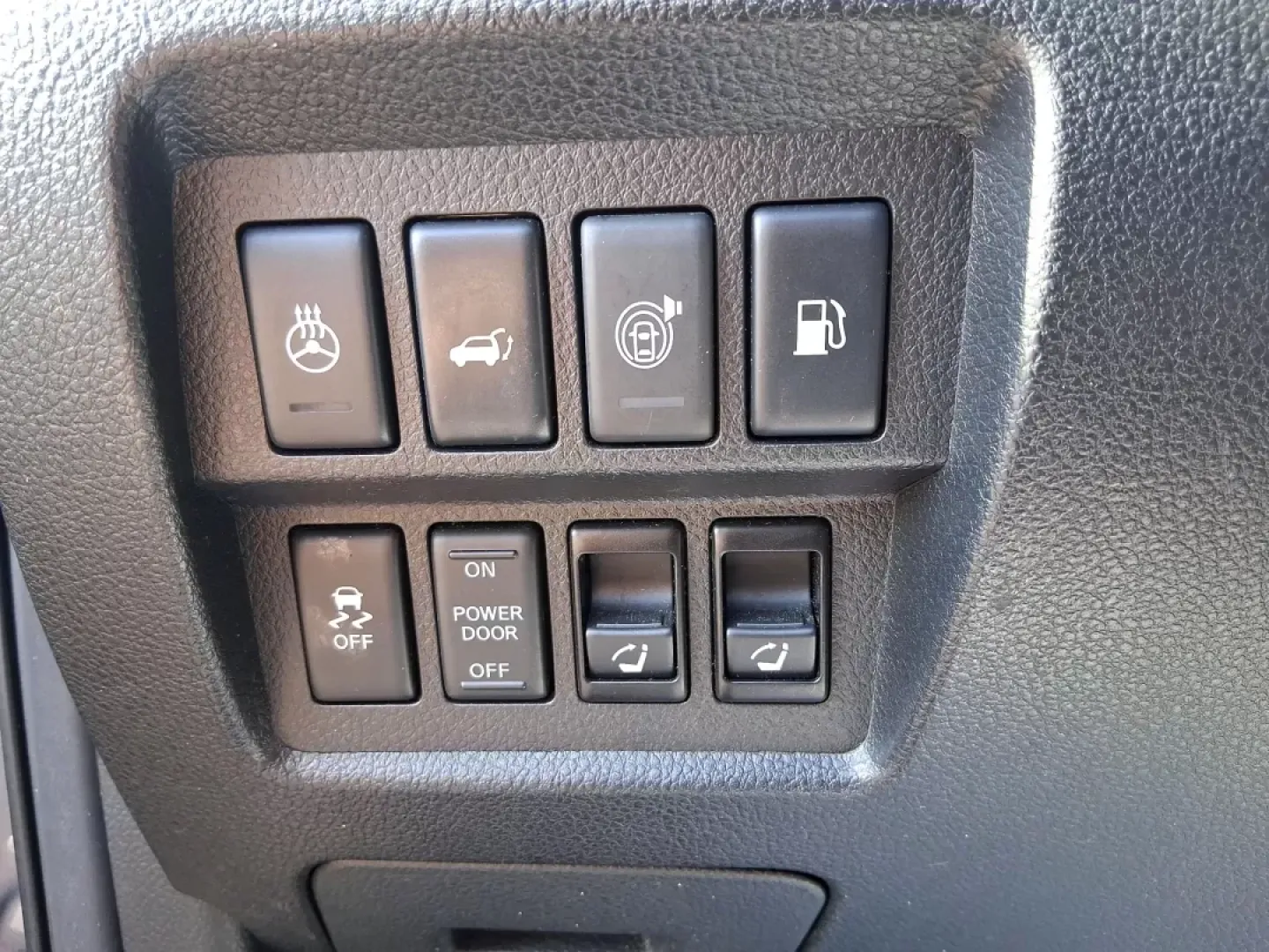 2015 Jeep Renegade Latitude (ZACCJBBTXFP) with an Other engine, located at 8750 N County Rd 25A, Piqua, OH, 45356, (937) 908-9800, 40.164391, -84.232513 - Photo#17