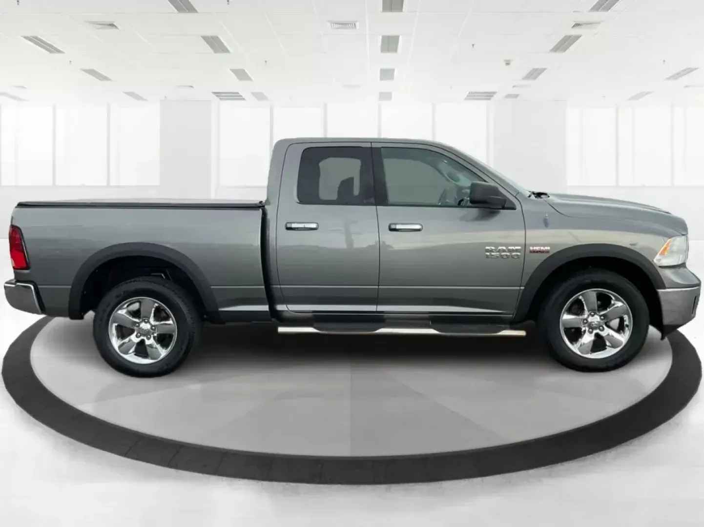 2013 Ram 1500 Big Horn (1C6RR7GT4DS) with an HEMI 5.7L V-8 variable valve control engine, located at 1230 East Main St, Xenia, OH, 45385, (937) 908-9800, 39.688042, -83.910538 - Photo#1