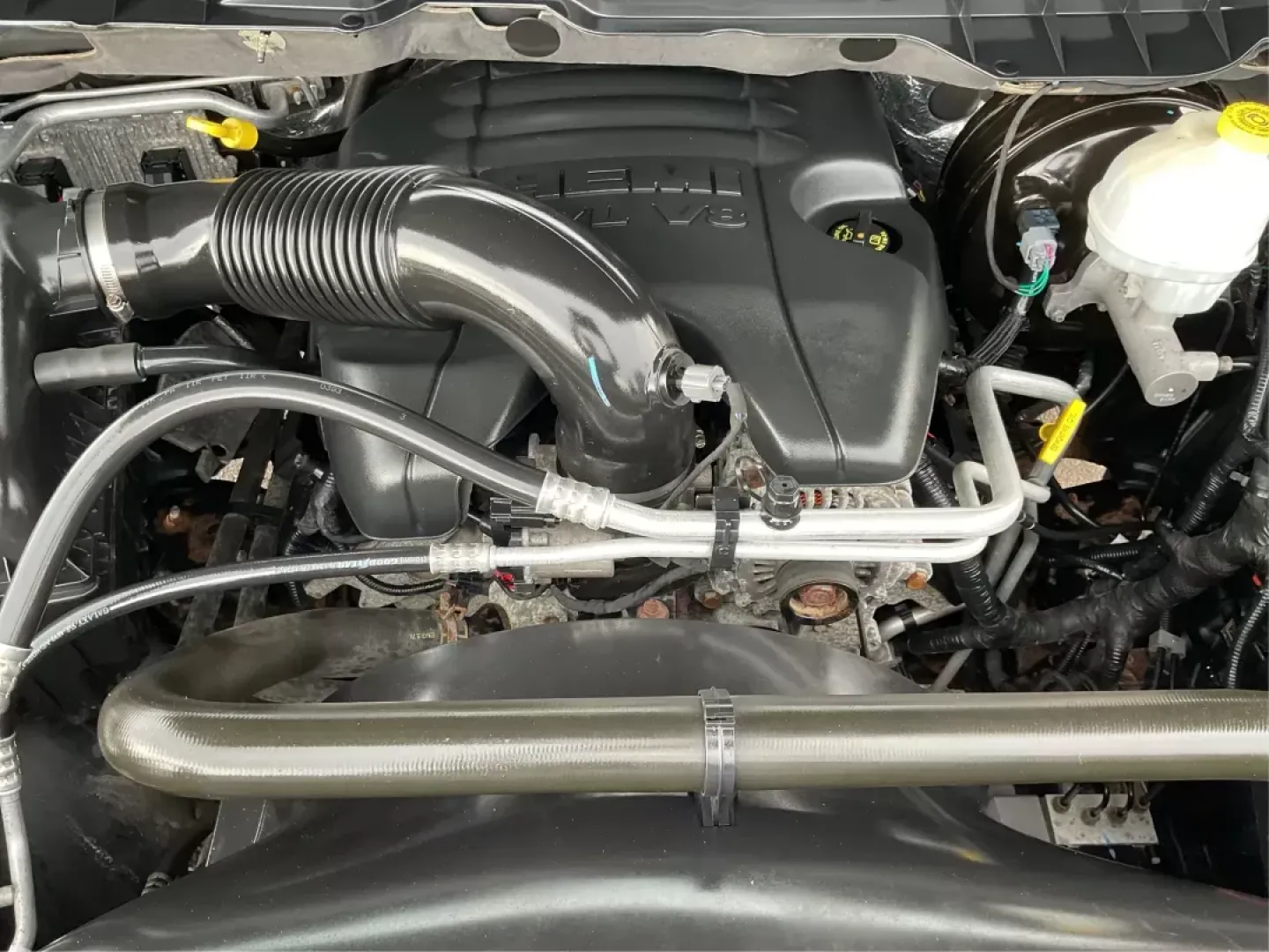 2013 Ram 1500 Big Horn (1C6RR7GT4DS) with an HEMI 5.7L V-8 variable valve control engine, located at 1230 East Main St, Xenia, OH, 45385, (937) 908-9800, 39.688042, -83.910538 - Photo#10