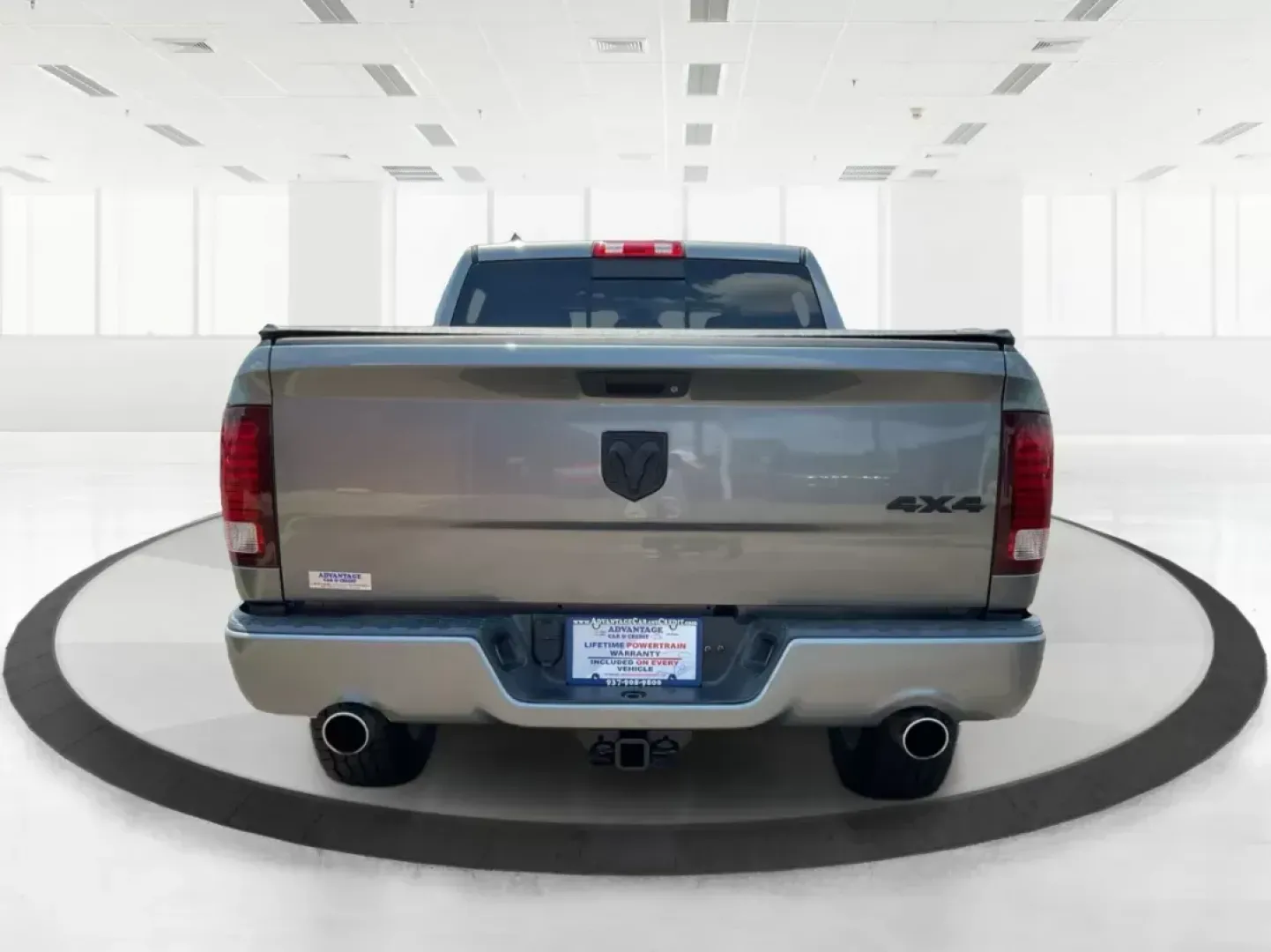2013 Ram 1500 Sport (1C6RR7MT6DS) with an HEMI 5.7L V-8 variable valve control engine, located at 1230 East Main St, Xenia, OH, 45385, (937) 908-9800, 39.688042, -83.910538 - Photo#3