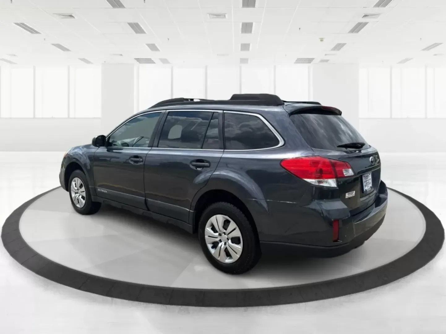 2013 Subaru Outback 2.5i (4S4BRBAC8D3) with an 2.5L H-4 DOHC engine, located at 1230 East Main St, Xenia, OH, 45385, (937) 908-9800, 39.688042, -83.910538 - Experience life to the fullest with the 2013 Subaru Outback 2.5i, a versatile vehicle that adapts seamlessly to your lifestyle. Whether you're a growing family seeking reliability for weekend adventures or a commuter navigating the bustling streets of New Carlisle, this Outback is engineered to elev - Photo#4