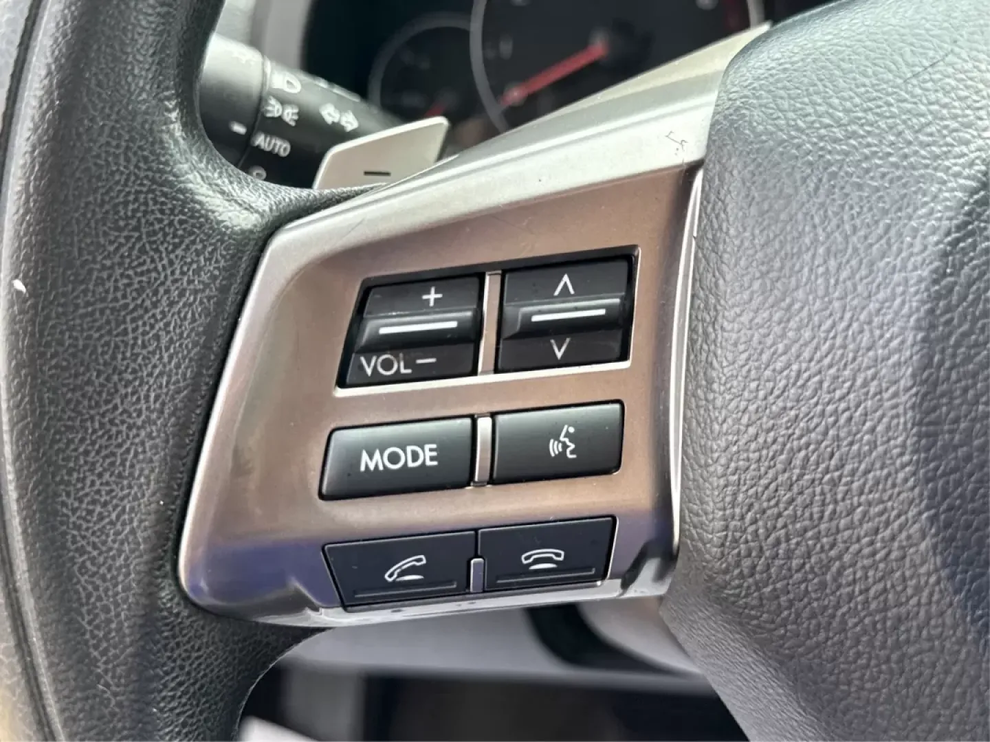 2013 Subaru Outback 2.5i (4S4BRBAC8D3) with an 2.5L H-4 DOHC engine, located at 1230 East Main St, Xenia, OH, 45385, (937) 908-9800, 39.688042, -83.910538 - Experience life to the fullest with the 2013 Subaru Outback 2.5i, a versatile vehicle that adapts seamlessly to your lifestyle. Whether you're a growing family seeking reliability for weekend adventures or a commuter navigating the bustling streets of New Carlisle, this Outback is engineered to elev - Photo#16
