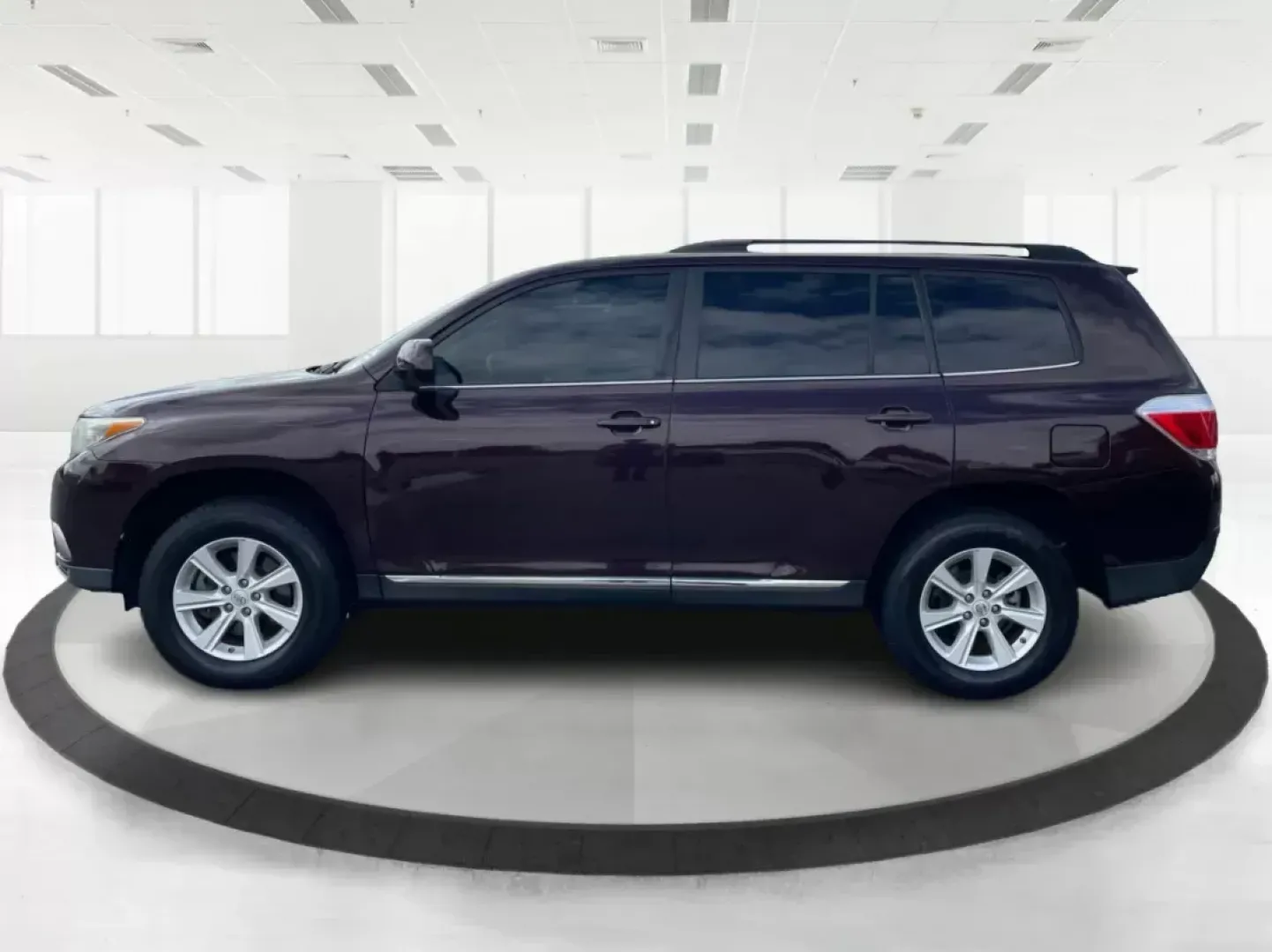 2013 Toyota Highlander SE V6 (5TDZK3EH9DS) with an 3.5L V-6 DOHC engine, located at 1184 Kauffman Ave, Fairborn, OH, 45324, (937) 908-9800, 39.807072, -84.031563 - Photo#5