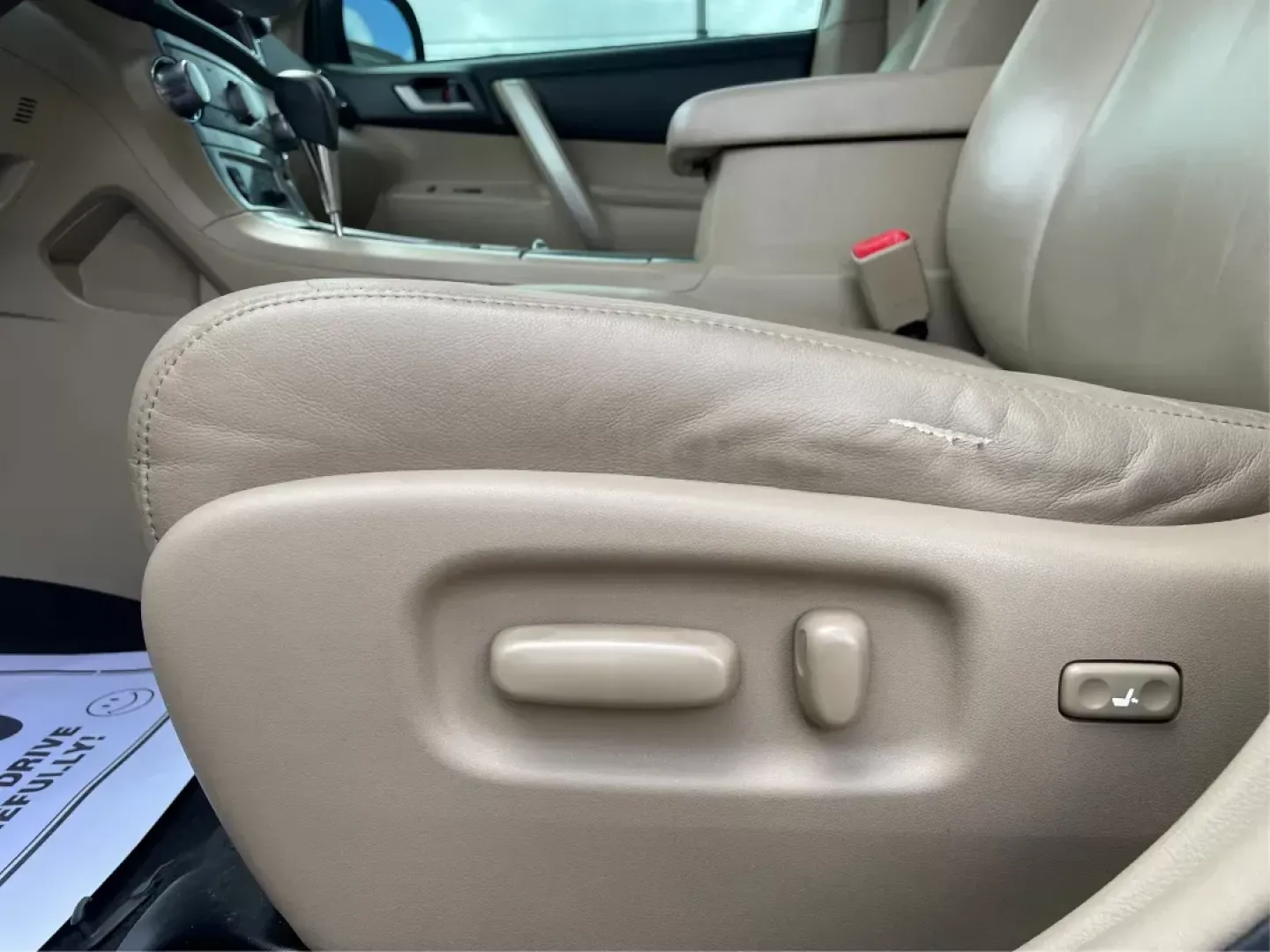 2013 Toyota Highlander SE V6 (5TDZK3EH9DS) with an 3.5L V-6 DOHC engine, located at 1184 Kauffman Ave, Fairborn, OH, 45324, (937) 908-9800, 39.807072, -84.031563 - Photo#17