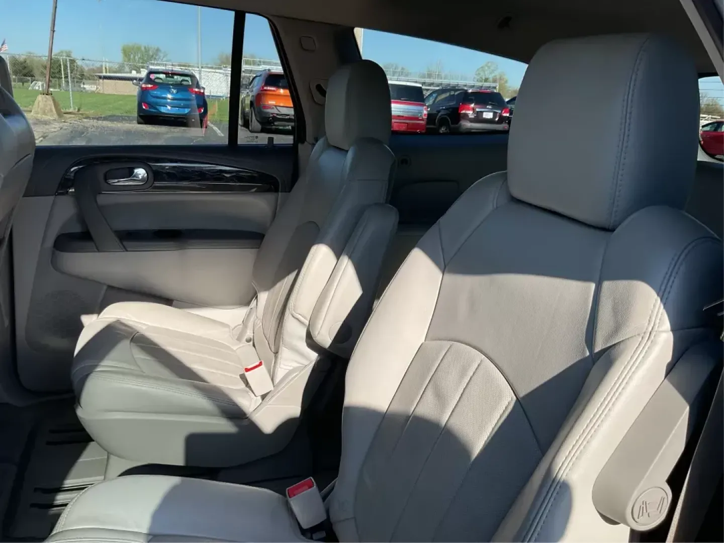 2014 Buick Enclave Leather (5GAKRBKDXEJ) with an 3.6L V-6 gasoline direct injection engine, located at 880 E. National Road, OH, 45377, (937) 908-9800, 39.891918, -84.183975 - Photo#9