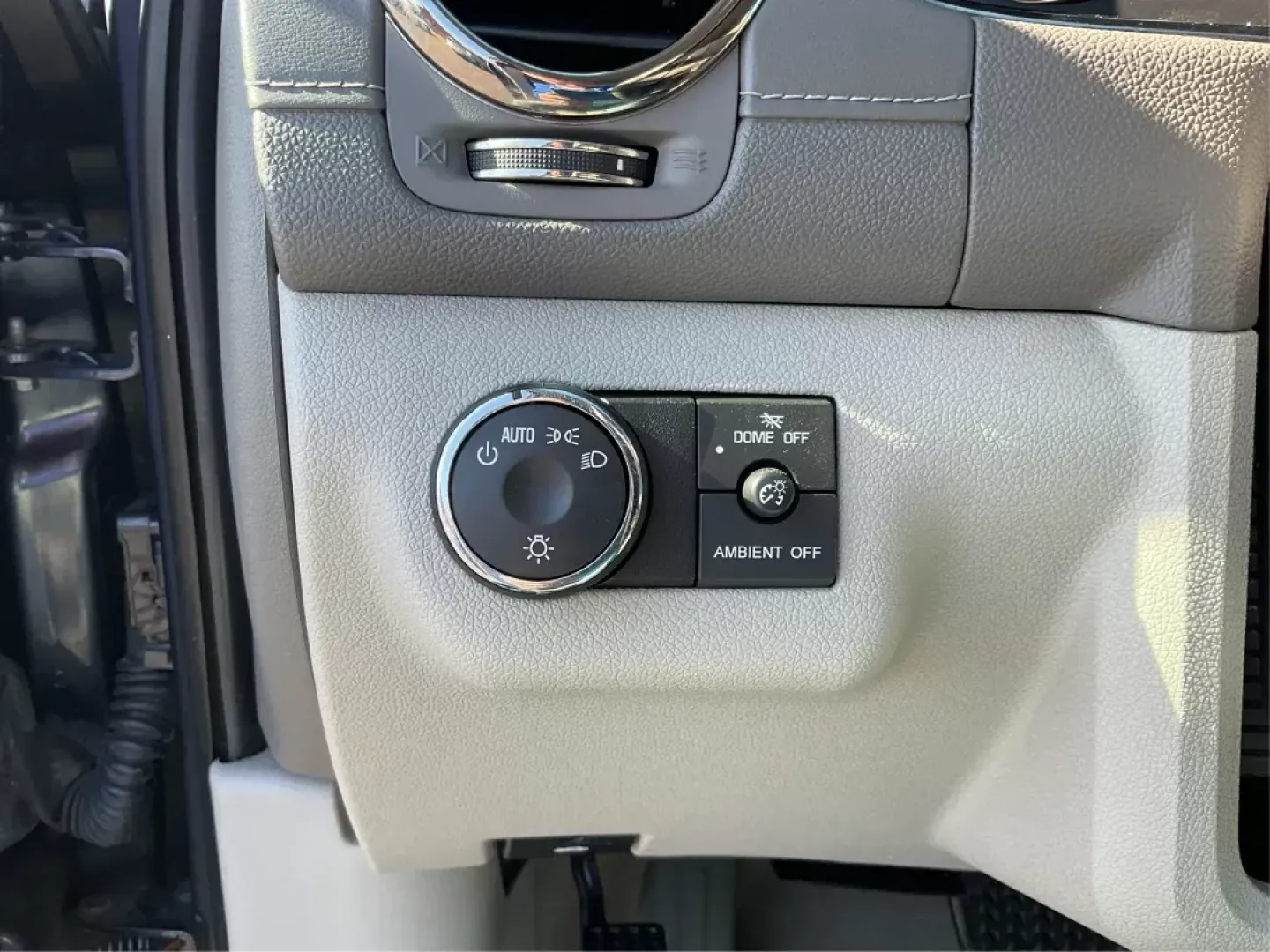 2014 Buick Enclave Leather (5GAKRBKDXEJ) with an 3.6L V-6 gasoline direct injection engine, located at 880 E. National Road, OH, 45377, (937) 908-9800, 39.891918, -84.183975 - Photo#16