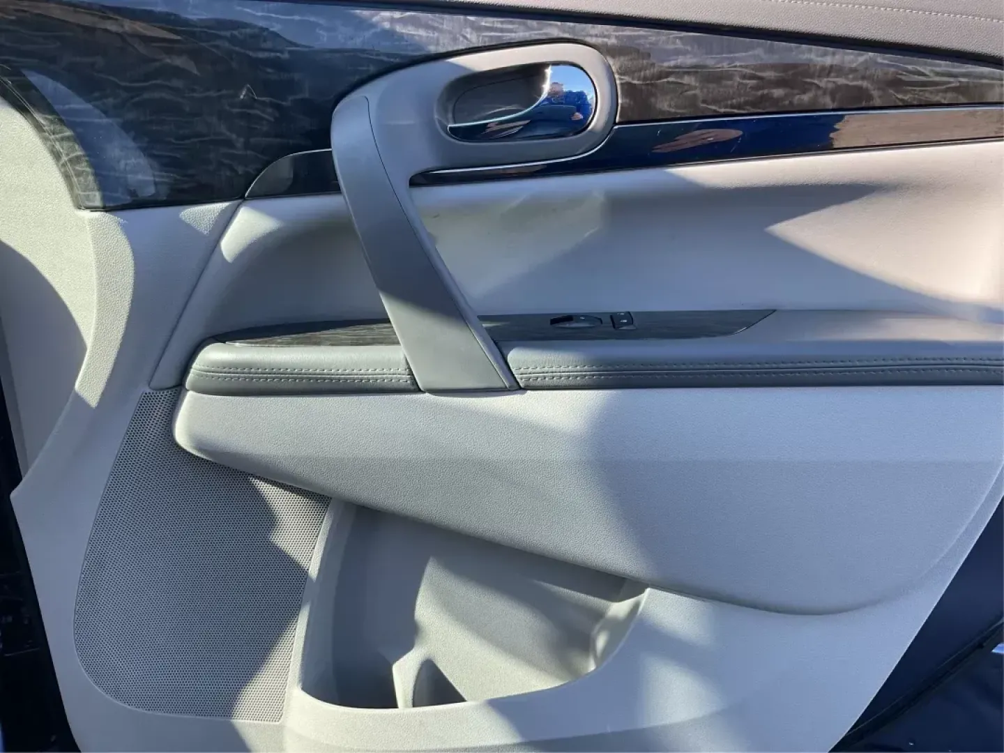 2014 Buick Enclave Leather (5GAKRBKDXEJ) with an 3.6L V-6 gasoline direct injection engine, located at 880 E. National Road, OH, 45377, (937) 908-9800, 39.891918, -84.183975 - Photo#19