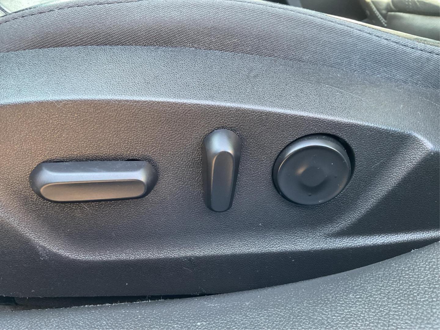 2014 Buick Regal Premium (2G4GN5EX8E9) with an Other engine, located at 880 E. National Road, OH, 45377, (937) 908-9800, 39.891918, -84.183975 - Photo#16