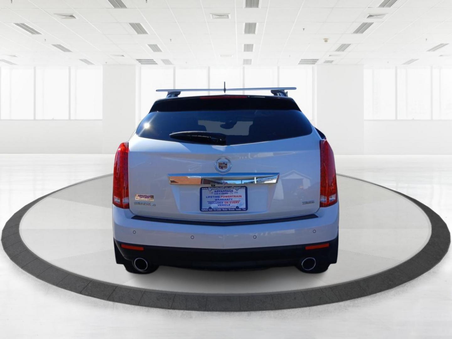 2014 Cadillac SRX Luxury Collection AWD (3GYFNEE30ES) with an 3.6L V6 DOHC 24V FFV engine, 6-Speed Automatic transmission, located at 880 E. National Road, OH, 45377, (937) 908-9800, 39.891918, -84.183975 - Photo#3
