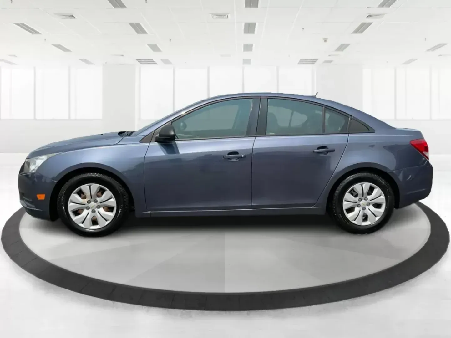 2014 Chevrolet Cruze LS Auto (1G1PA5SH3E7) with an ECOTEC 1.8L I-4 DOHC engine, located at 1230 East Main St, Xenia, OH, 45385, (937) 908-9800, 39.688042, -83.910538 - Photo#5