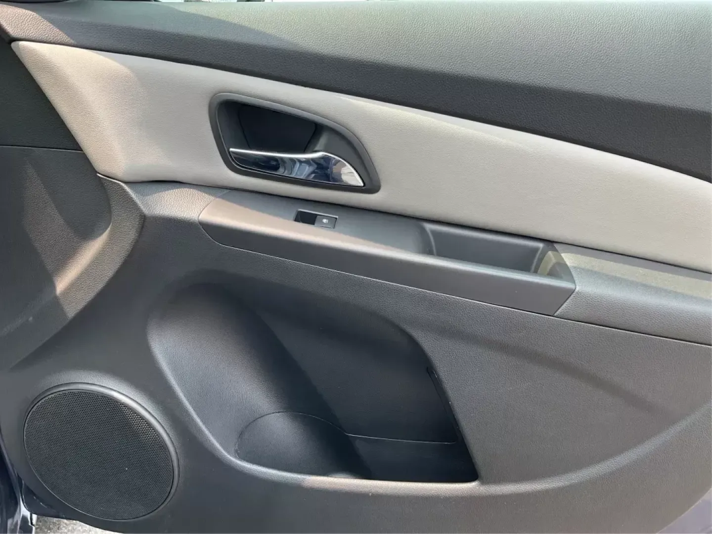 2014 Chevrolet Cruze LS Auto (1G1PA5SH3E7) with an ECOTEC 1.8L I-4 DOHC engine, located at 1230 East Main St, Xenia, OH, 45385, (937) 908-9800, 39.688042, -83.910538 - Photo#18