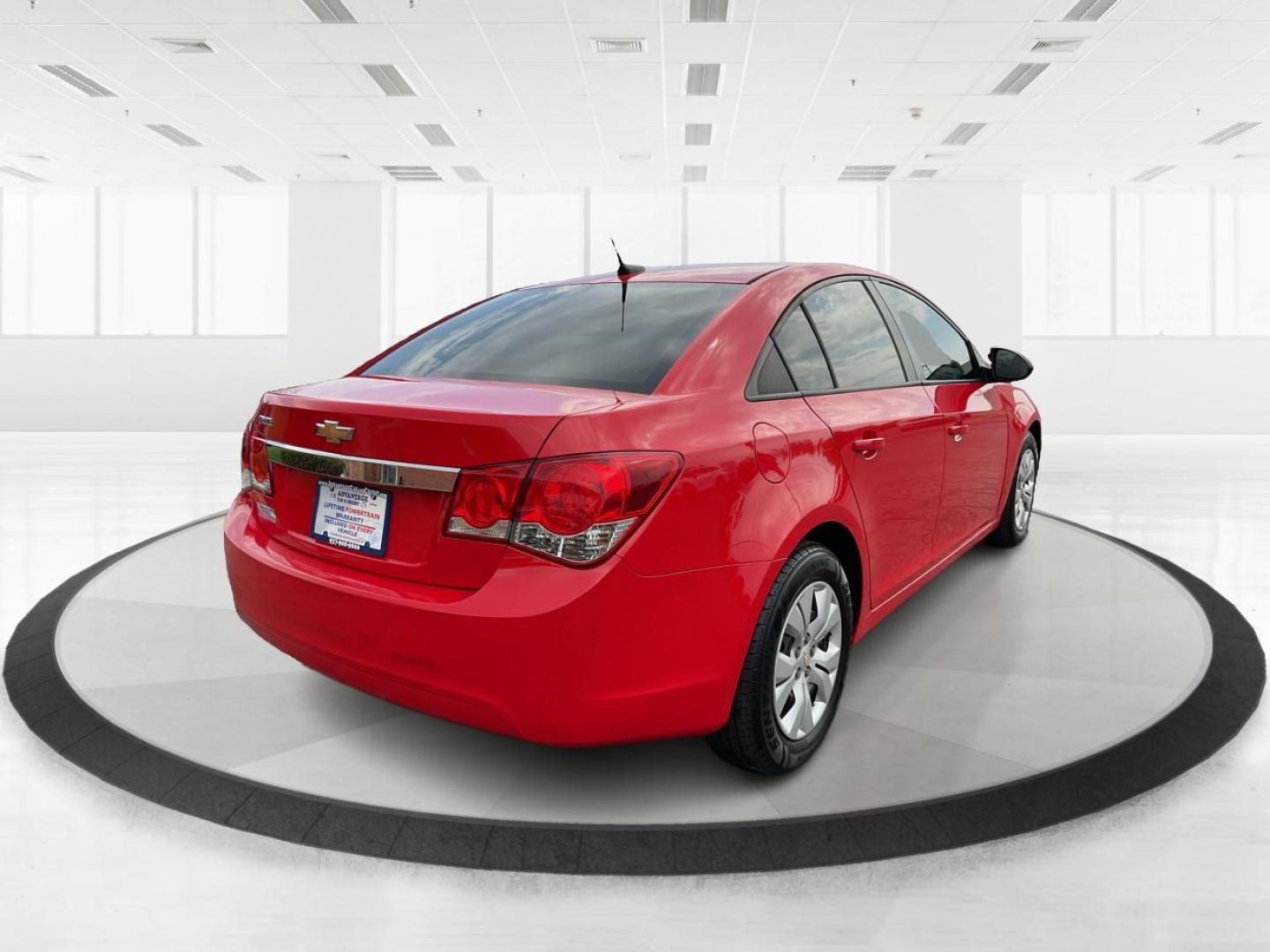 2014 Chevrolet Cruze LS Auto (1G1PA5SH2E7) with an ECOTEC 1.8L I-4 DOHC engine, located at 880 E. National Road, OH, 45377, (937) 908-9800, 39.891918, -84.183975 - Photo#2