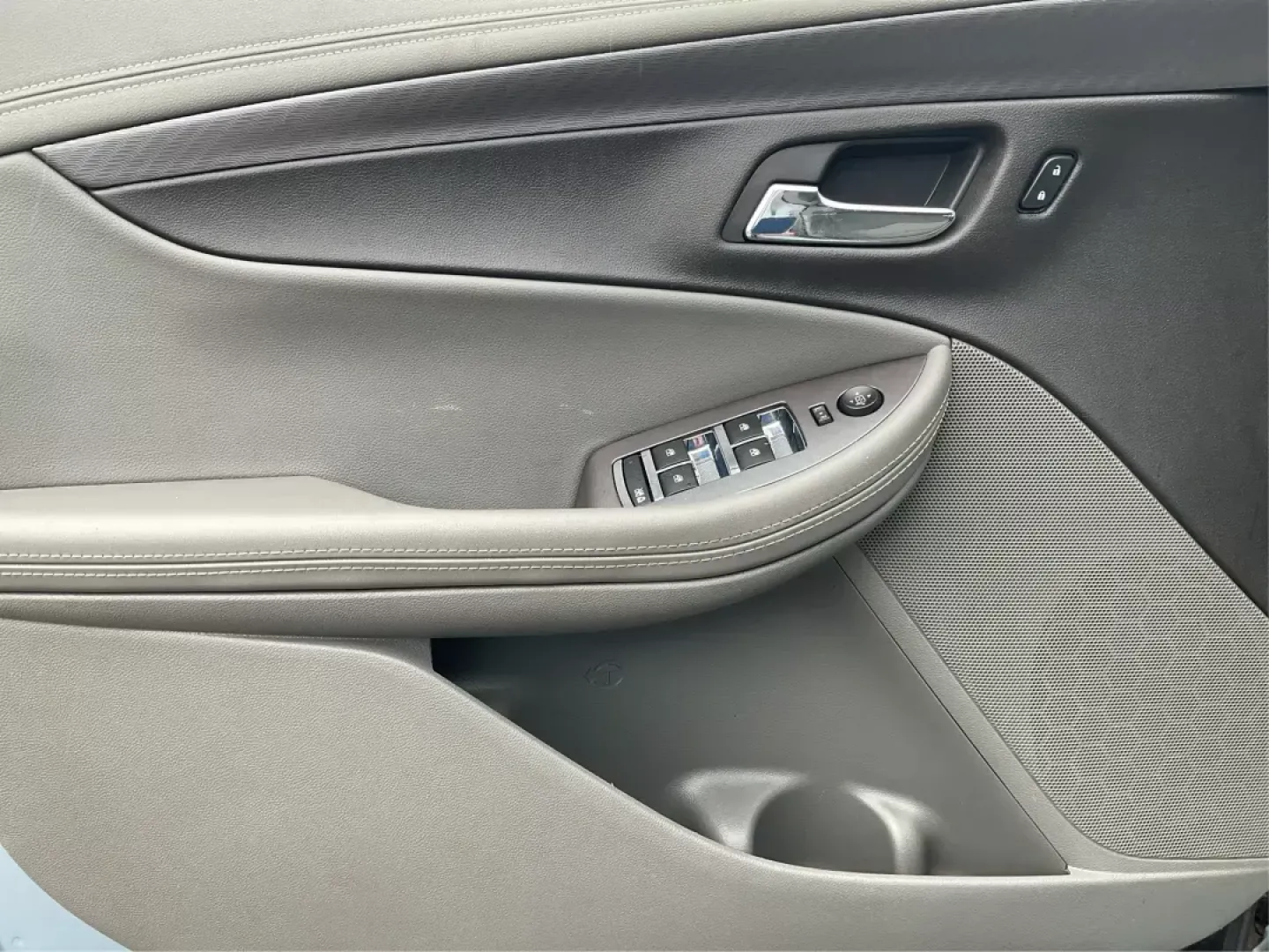 2014 Chevrolet Impala 1LS (1G11Y5SL3EU) with an ECOTEC 2.5L I-4 gasoline direct injection engine, located at 1230 East Main St, Xenia, OH, 45385, (937) 908-9800, 39.688042, -83.910538 - Photo#17