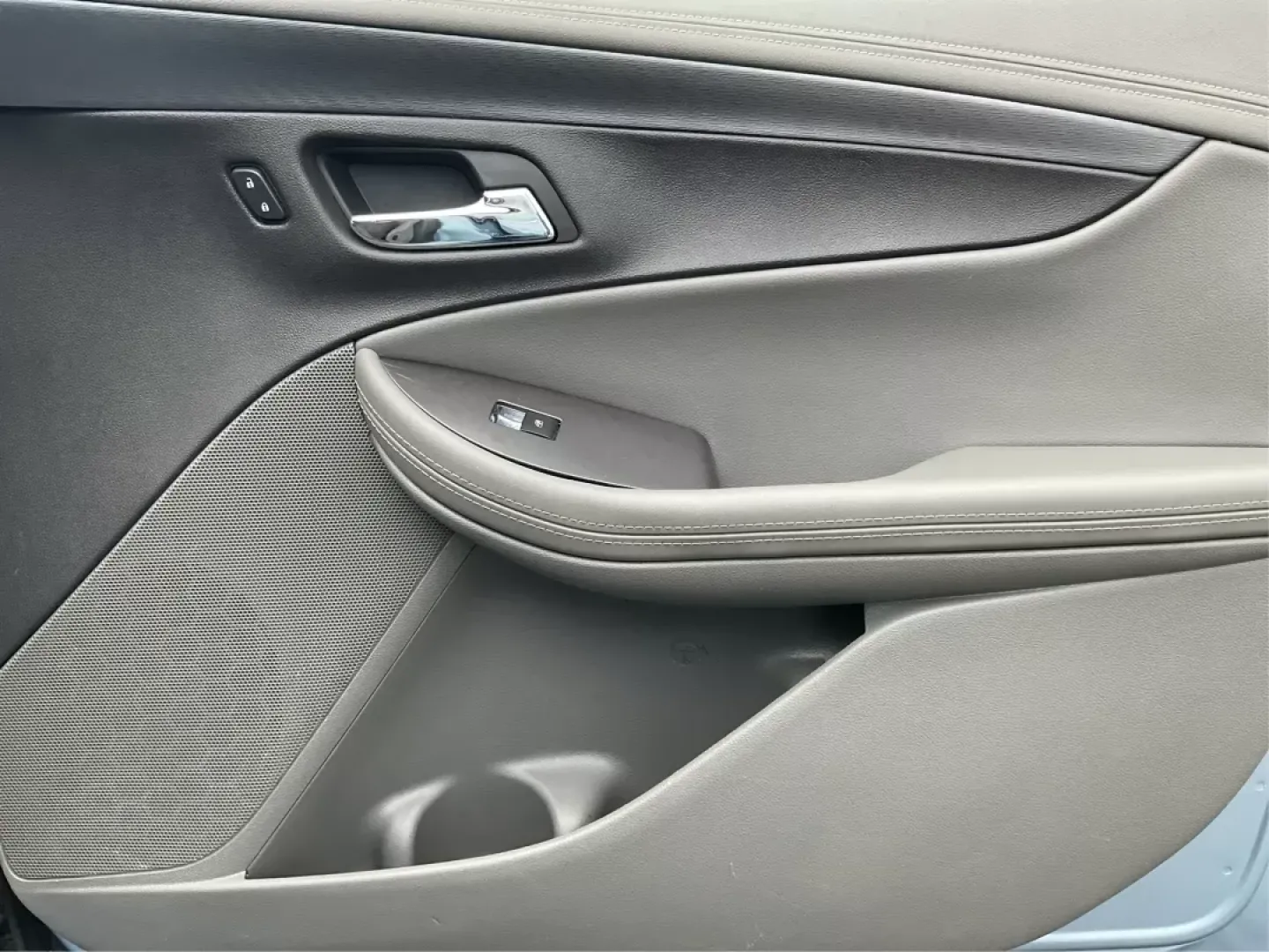 2014 Chevrolet Impala 1LS (1G11Y5SL3EU) with an ECOTEC 2.5L I-4 gasoline direct injection engine, located at 1230 East Main St, Xenia, OH, 45385, (937) 908-9800, 39.688042, -83.910538 - Photo#18