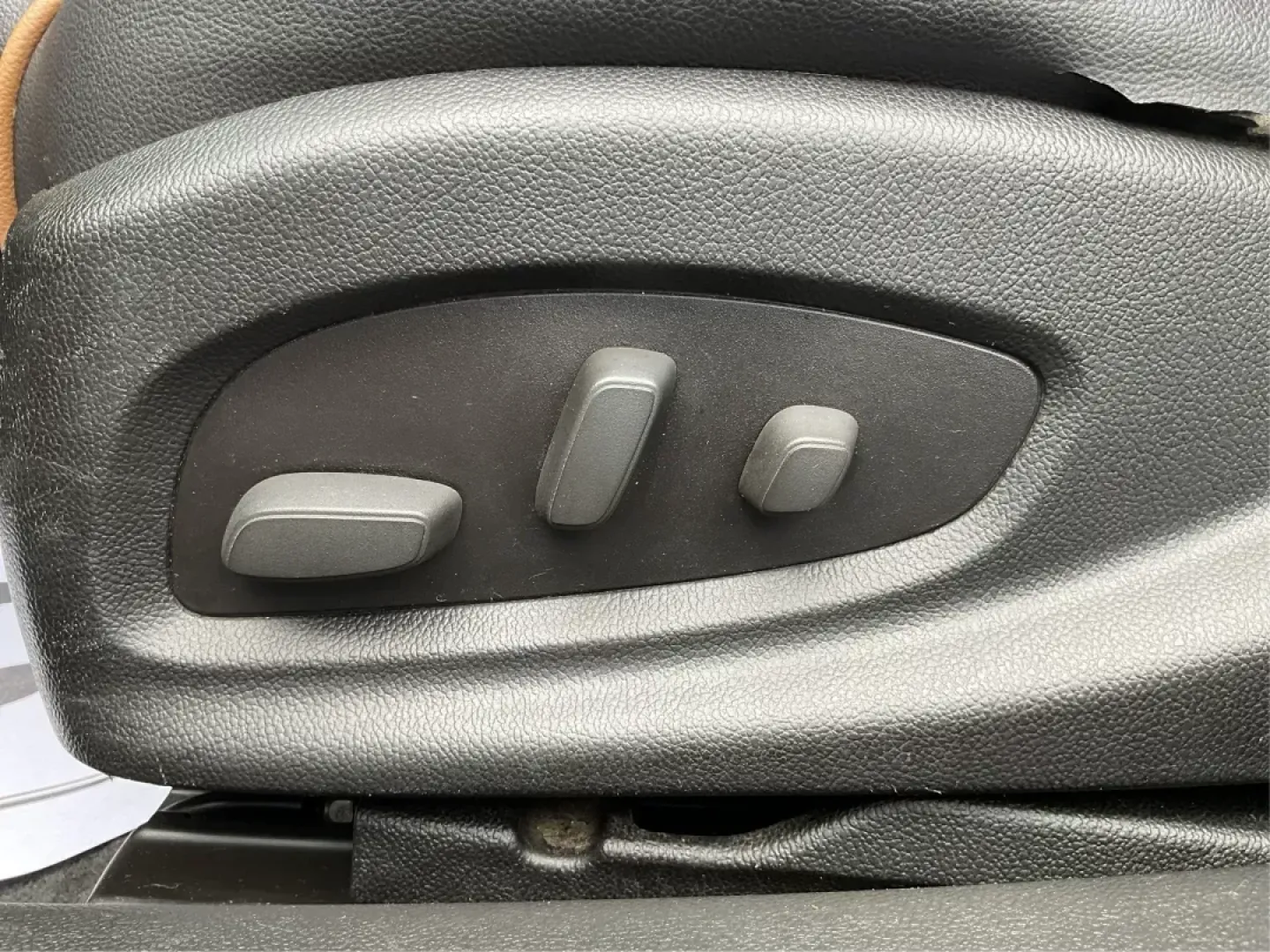 2014 Chevrolet Impala 1LT (1G1115SL6EU) with an ECOTEC 2.5L I-4 gasoline direct injection engine, located at 1951 S Dayton Lakeview Rd., New Carlisle, OH, 45344, (937) 908-9800, 39.890999, -84.050255 - Photo#15