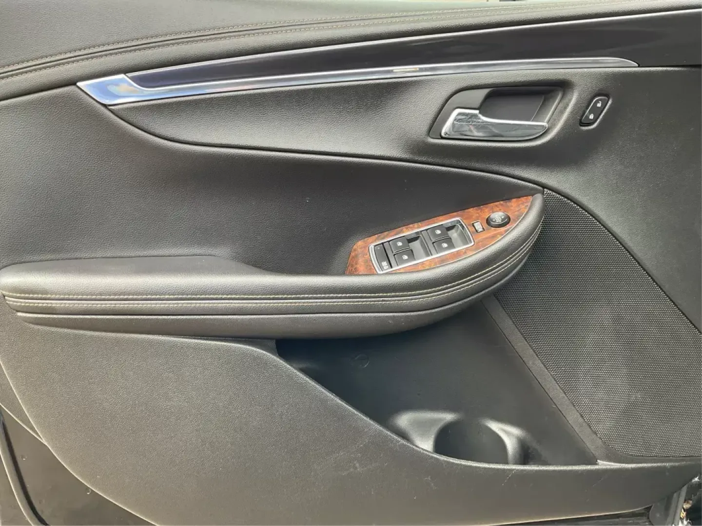 2014 Chevrolet Impala 1LT (1G1115SL6EU) with an ECOTEC 2.5L I-4 gasoline direct injection engine, located at 1951 S Dayton Lakeview Rd., New Carlisle, OH, 45344, (937) 908-9800, 39.890999, -84.050255 - Photo#16