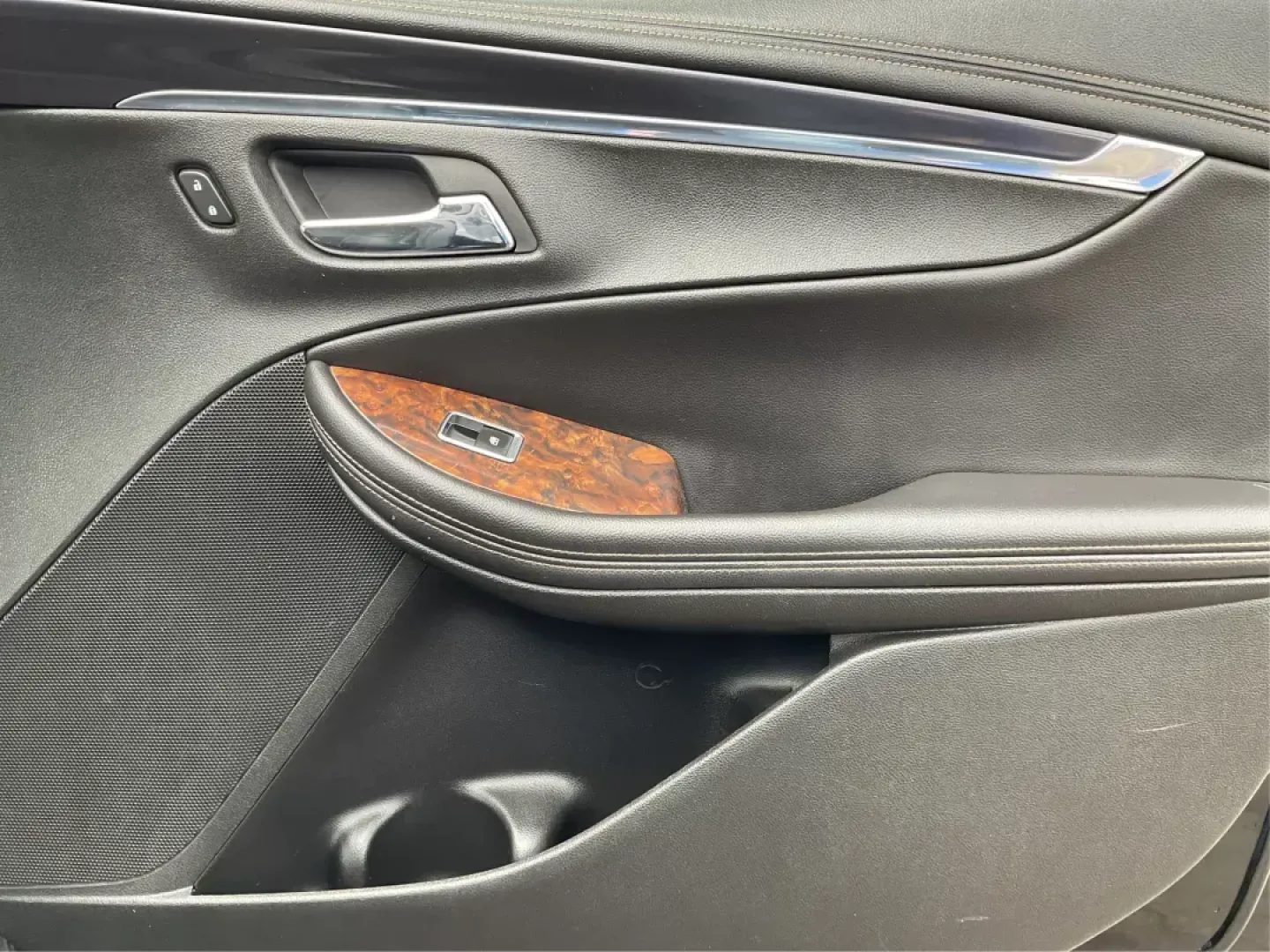 2014 Chevrolet Impala 1LT (1G1115SL6EU) with an ECOTEC 2.5L I-4 gasoline direct injection engine, located at 1951 S Dayton Lakeview Rd., New Carlisle, OH, 45344, (937) 908-9800, 39.890999, -84.050255 - Photo#17