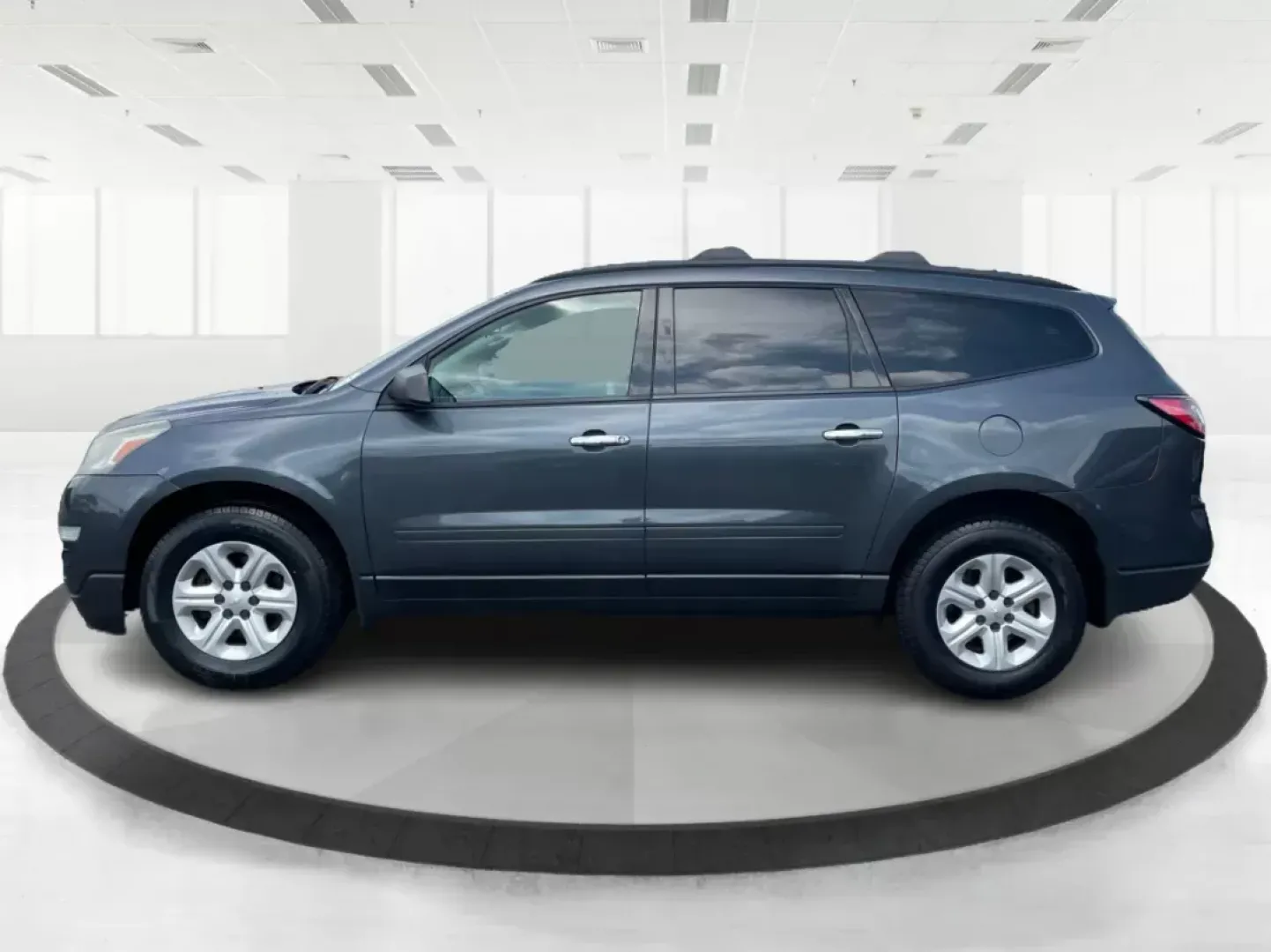 2014 Cyber Gray Metallic Chevrolet Traverse LS FWD w/PDC (1GNKRFED9EJ) with an 3.6L V6 DOHC 24V engine, 6-Speed Automatic transmission, located at 1951 S Dayton Lakeview Rd., New Carlisle, OH, 45344, (937) 908-9800, 39.890999, -84.050255 - Photo#6