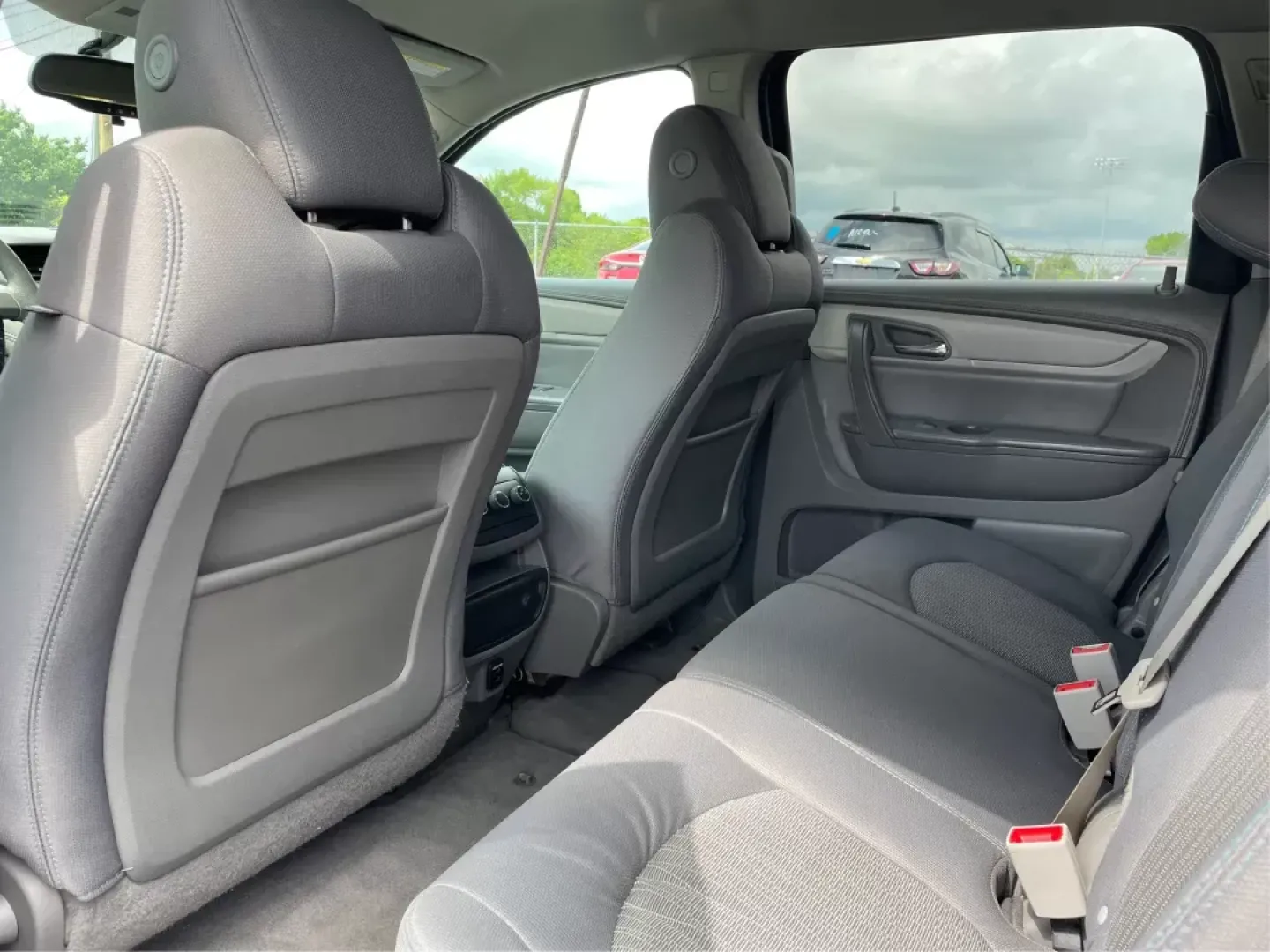 2014 Cyber Gray Metallic Chevrolet Traverse LS FWD w/PDC (1GNKRFED9EJ) with an 3.6L V6 DOHC 24V engine, 6-Speed Automatic transmission, located at 1951 S Dayton Lakeview Rd., New Carlisle, OH, 45344, (937) 908-9800, 39.890999, -84.050255 - Photo#10