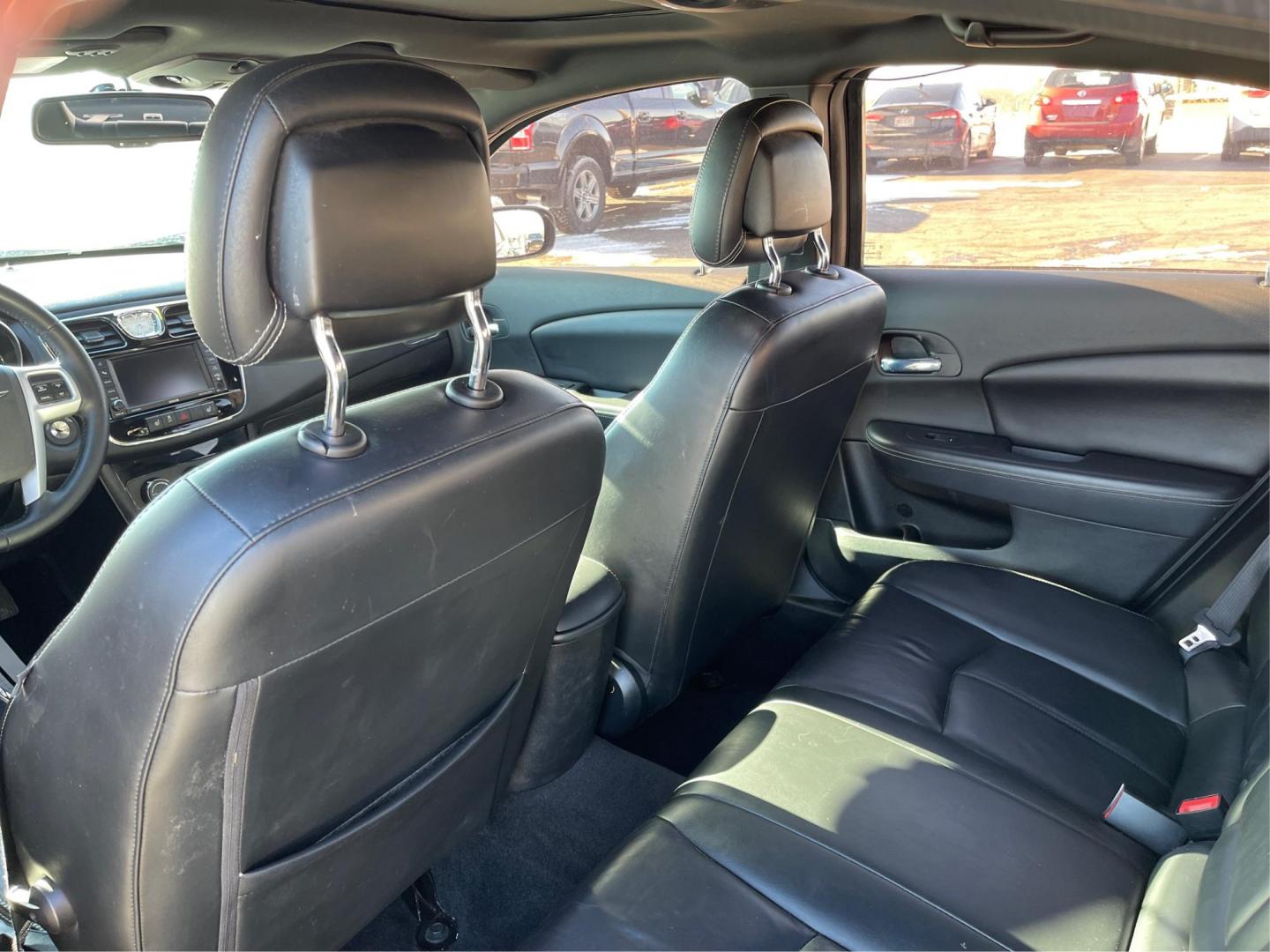 2014 Chrysler 200 Limited (1C3CCBCG0EN) with an 3.6L V6 DOHC 24V FFV engine, 6-Speed Automatic transmission, located at 1951 S Dayton Lakeview Rd., New Carlisle, OH, 45344, (937) 908-9800, 39.890999, -84.050255 - Photo#9
