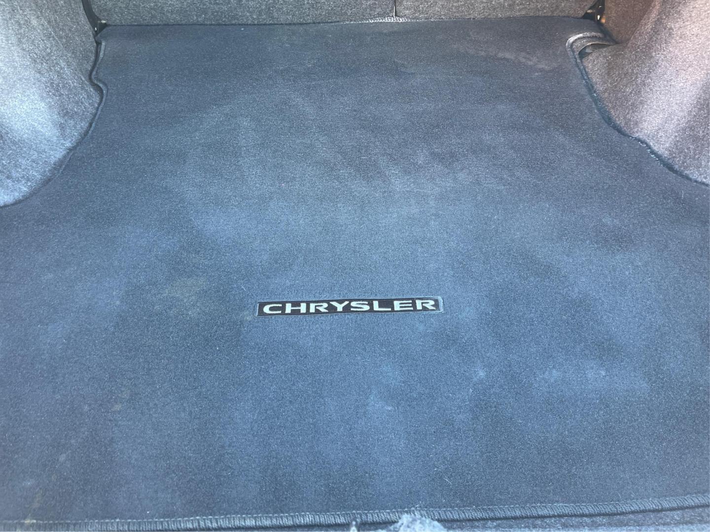 2014 Chrysler 200 Limited (1C3CCBCG0EN) with an 3.6L V6 DOHC 24V FFV engine, 6-Speed Automatic transmission, located at 1951 S Dayton Lakeview Rd., New Carlisle, OH, 45344, (937) 908-9800, 39.890999, -84.050255 - Photo#11